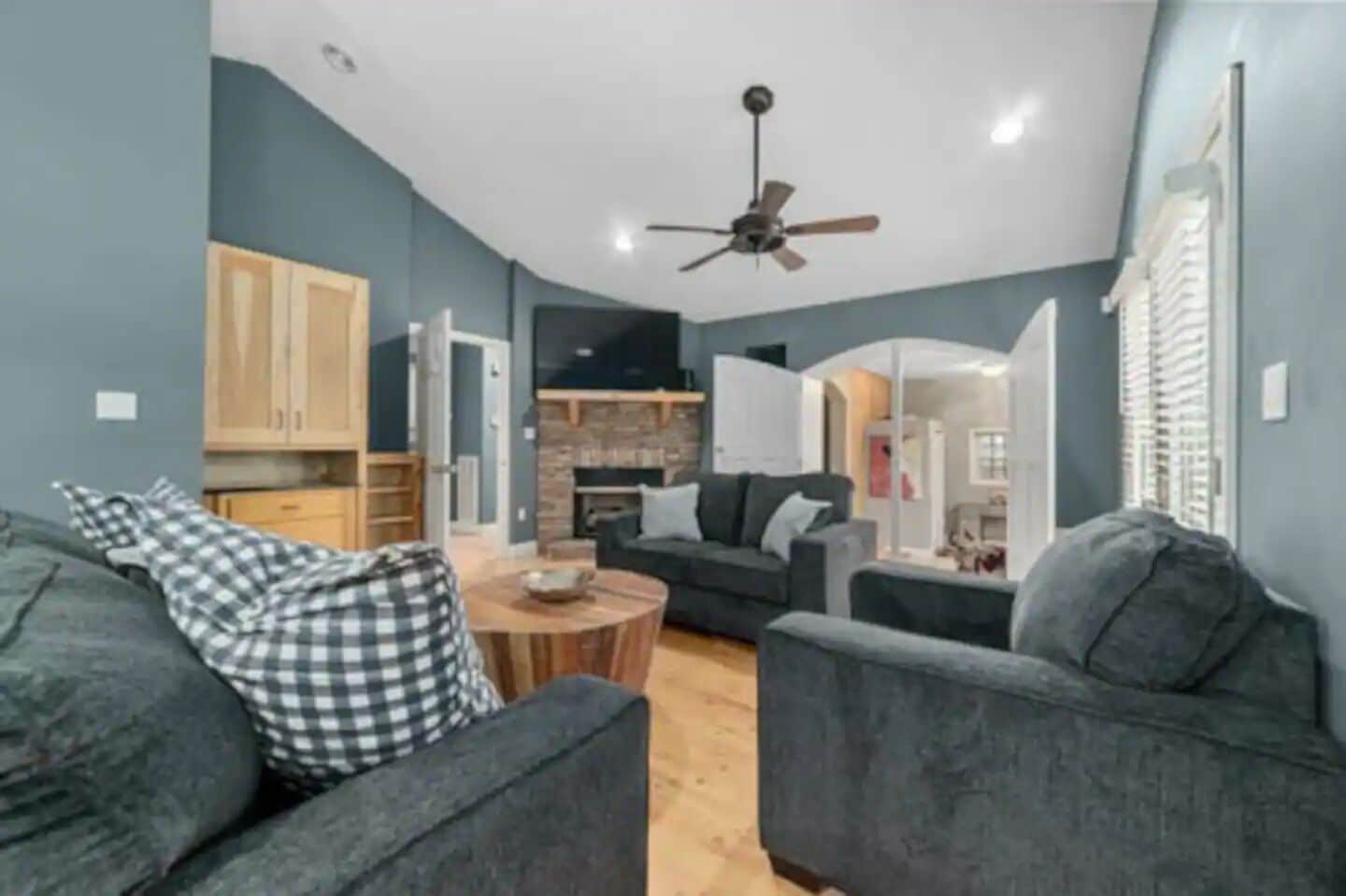 Master bedroom, fireplace + reading area (sofa bed )+ king size bed