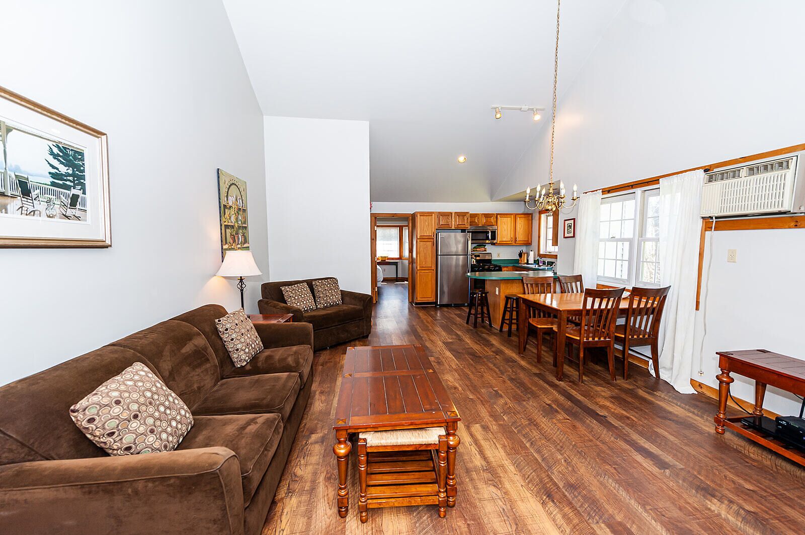 Charming Getaway And Modern Comforts - Cozy Retreat By The River - Stowe, VT