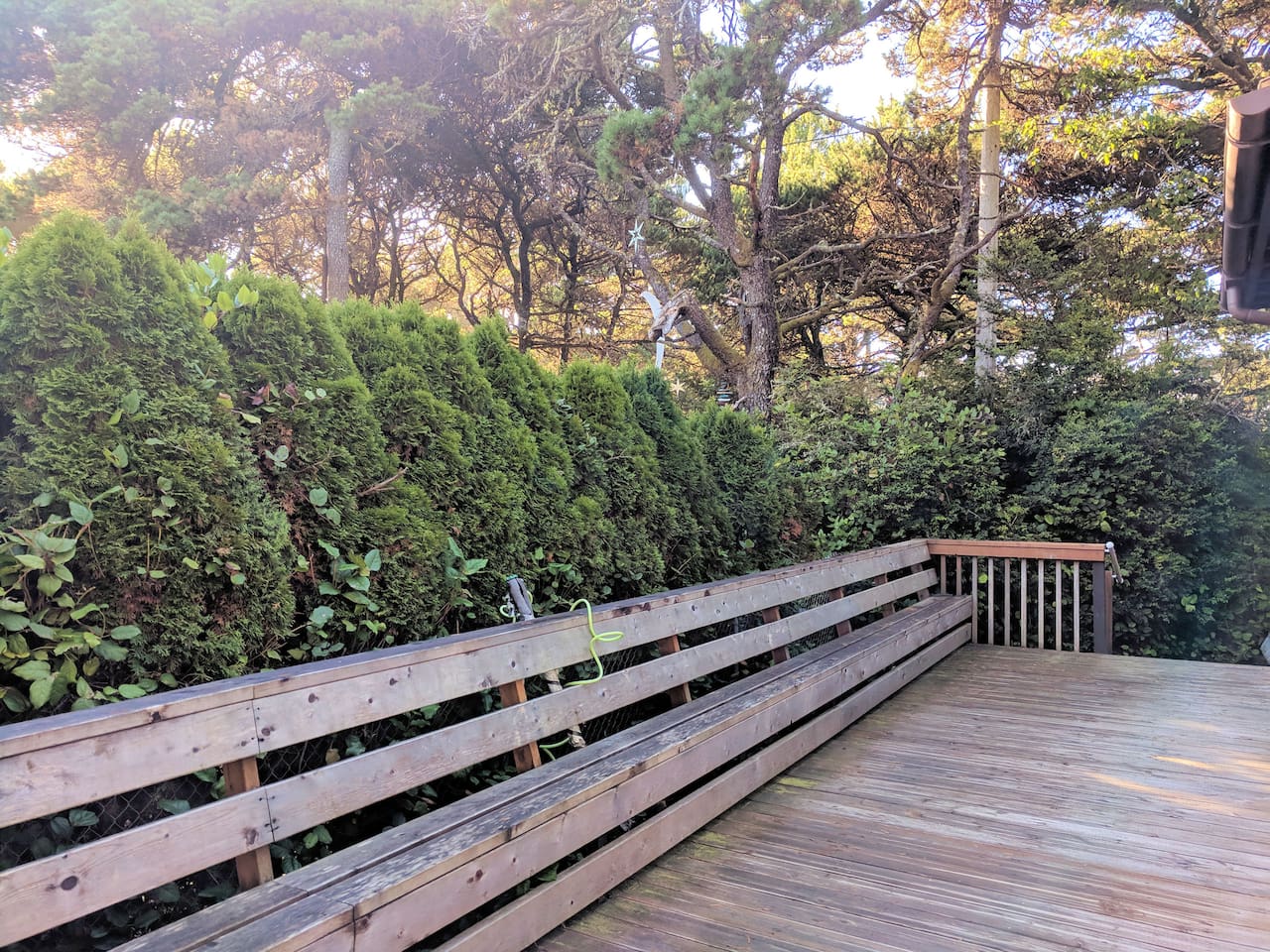 side deck with built in bench