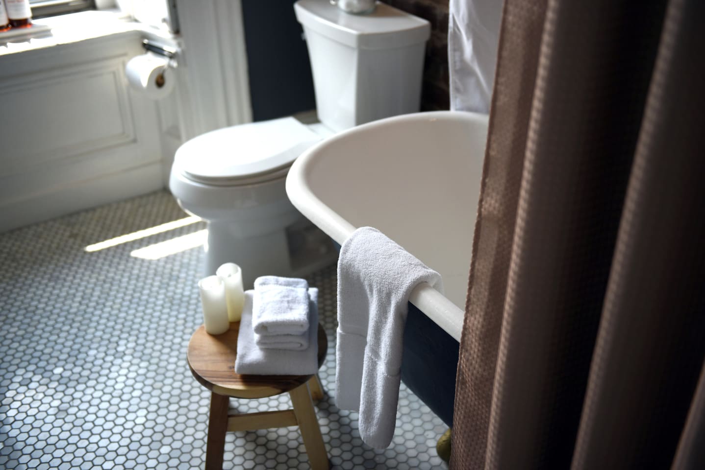 Bath tub.