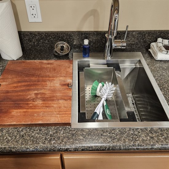 Kitchen sink.