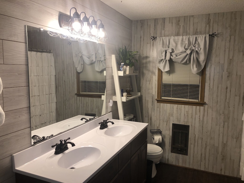 Main Bathroom