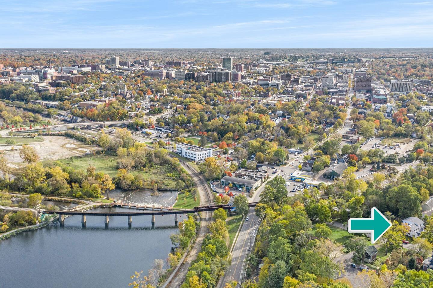 Take a look at our prime location in relation to rest of the city.