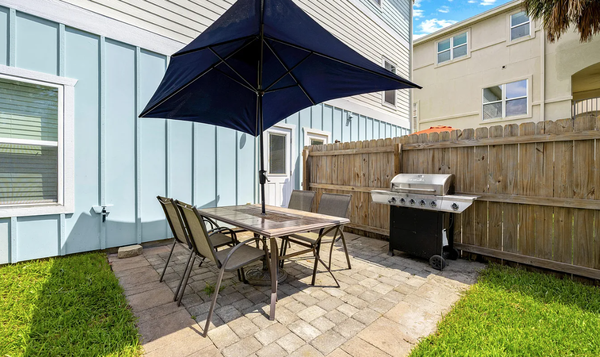Backyard Dining