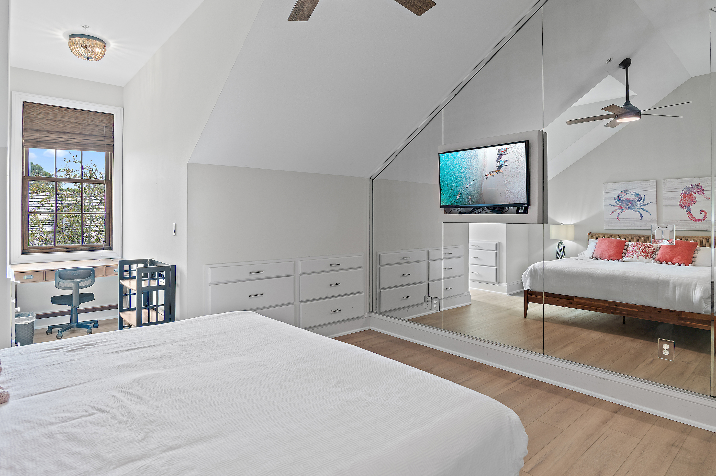 King Bedroom 1 with ensuite
