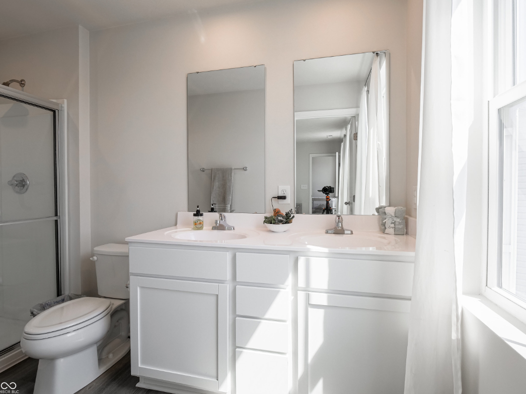 Double vanity in master ensuite