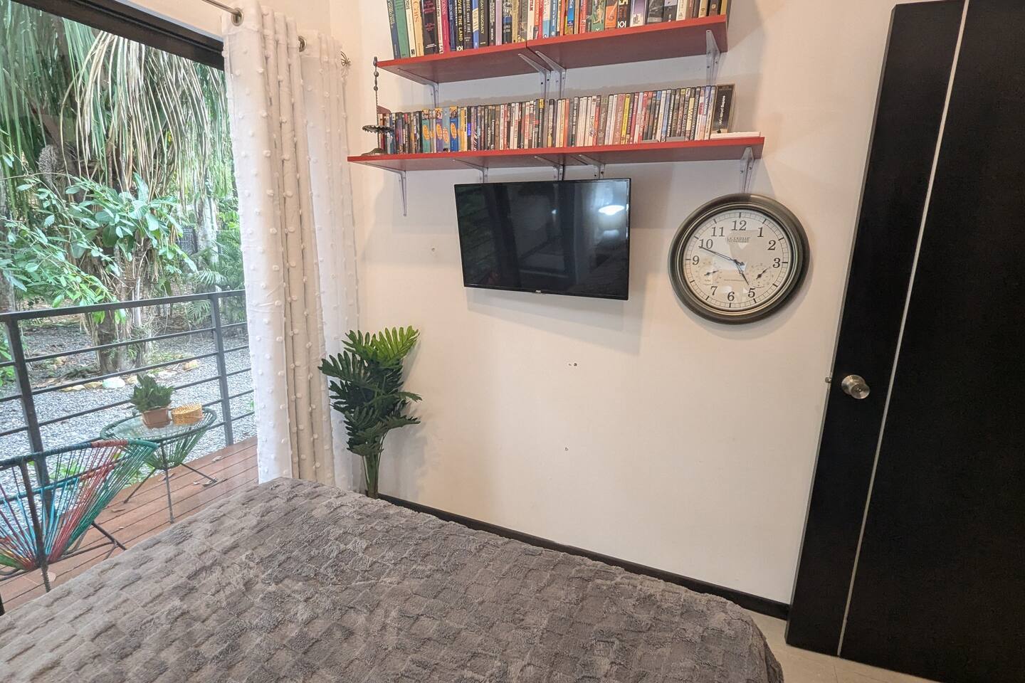 2nd bedroom entertainment