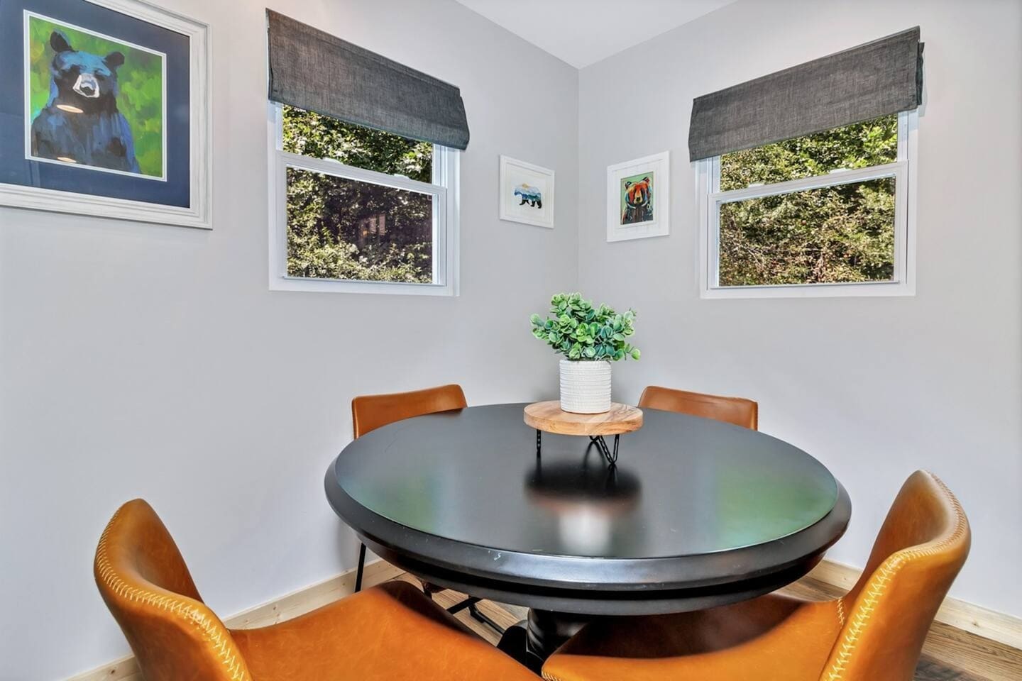 Kitchen Dining Area