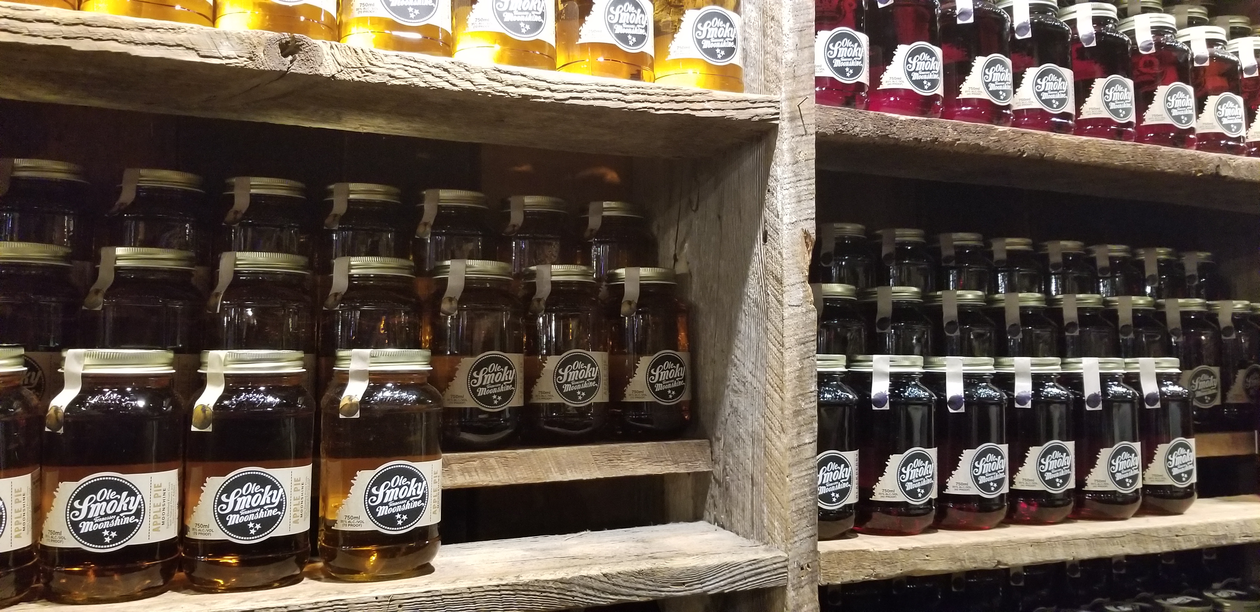 ole smoky moonshine shelf