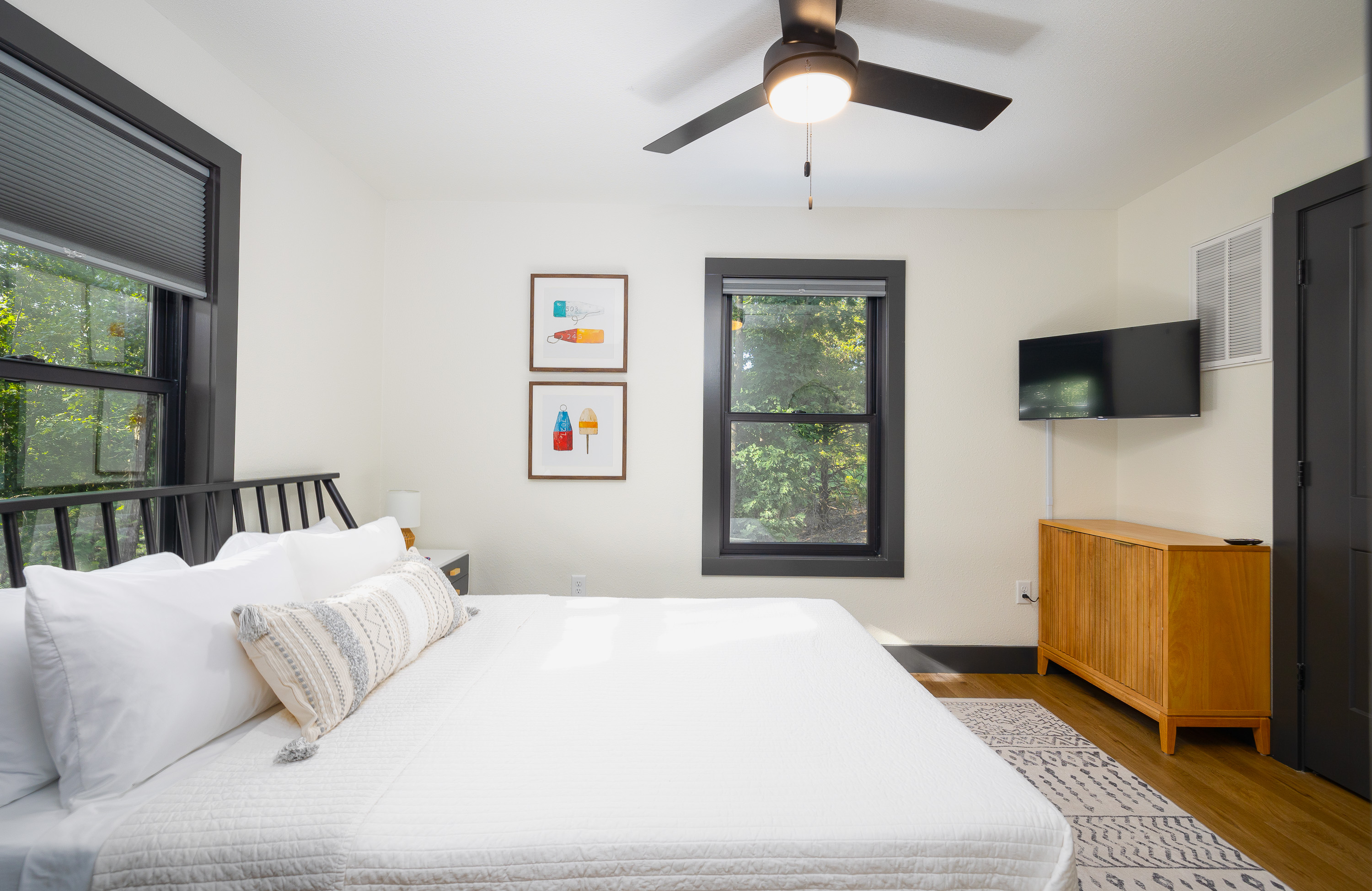 Queen bedroom