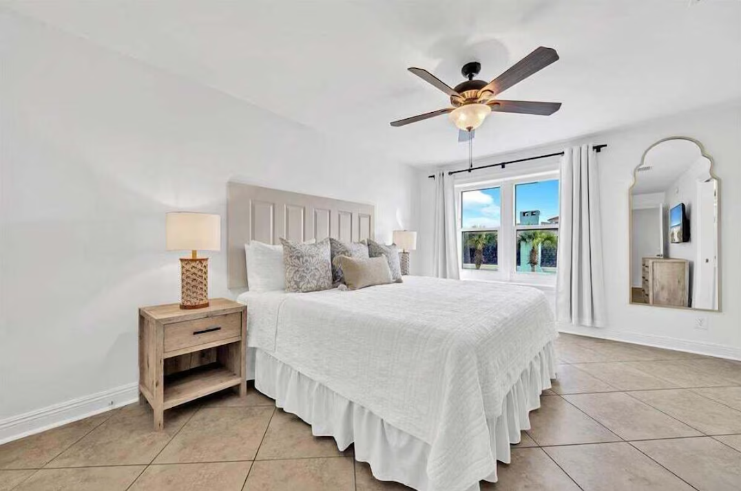 Bedroom 1: KING BED, Gulf Views, 50" Smart TV, Large Closet, Bathroom with dual vanity and shower/tub combo (Sleeps 2)