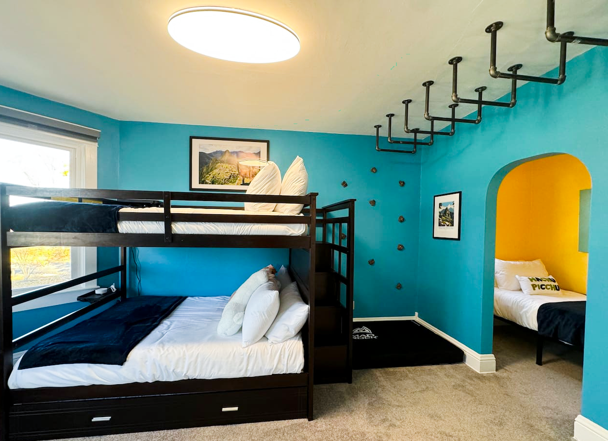 Built-in climbing wall and monkey bars make the Machu Picchu room a massive favorite for family reunions and retreats.