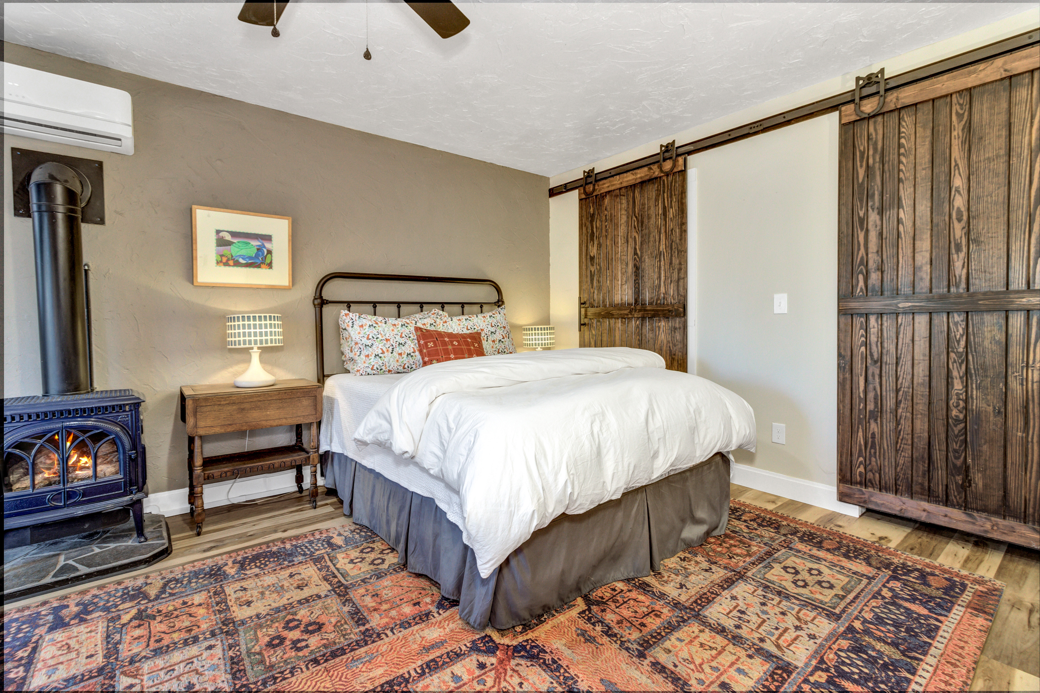 Second Bedroom - Queen