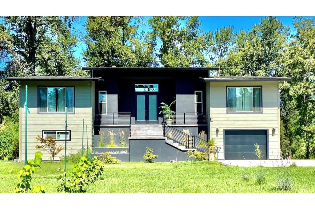 3 bedroom vacation home rentals Grants Pass