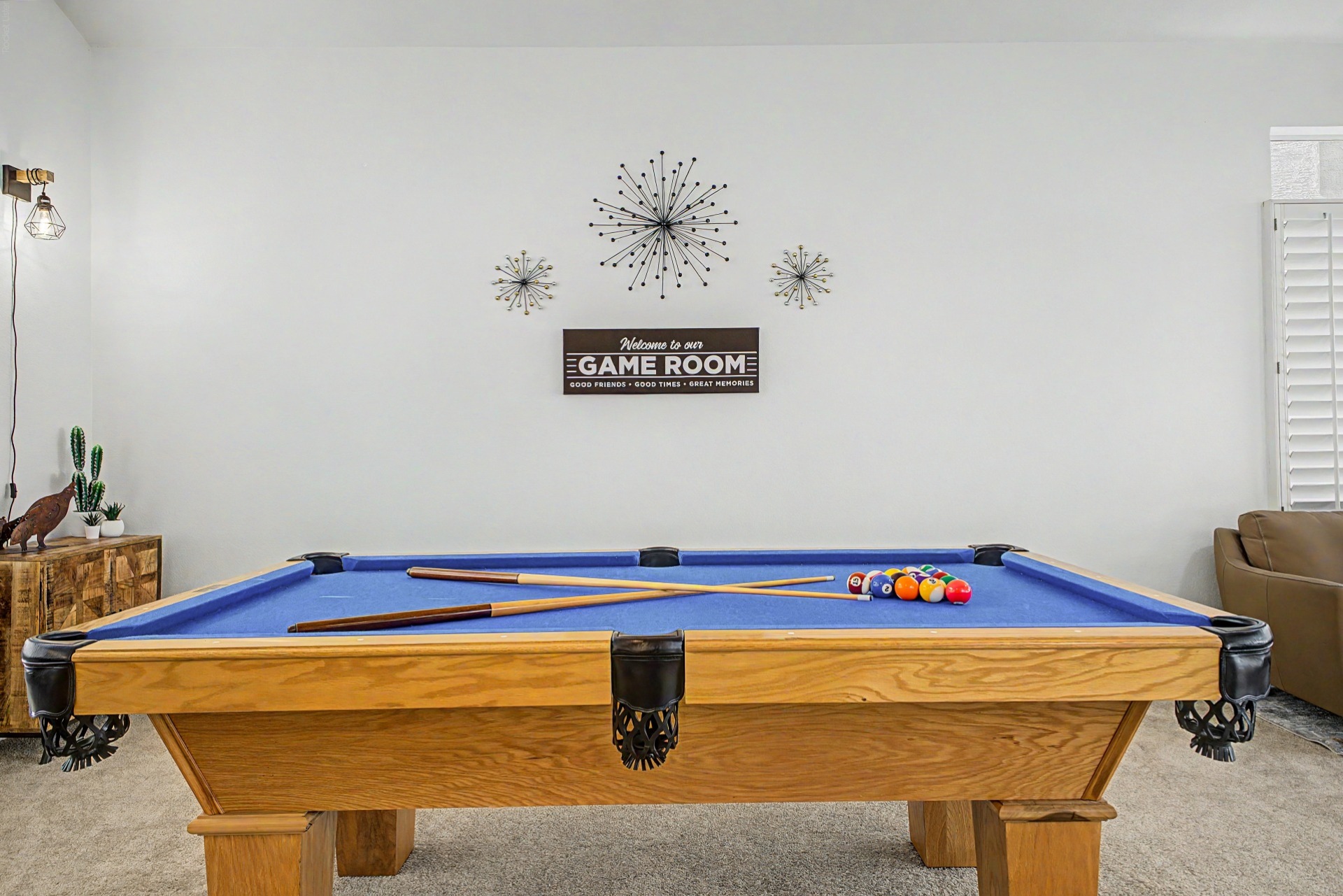 Game Room: Elevate your fun with a vibrant pool table and stylish decor! Perfect for pool or board game nights.