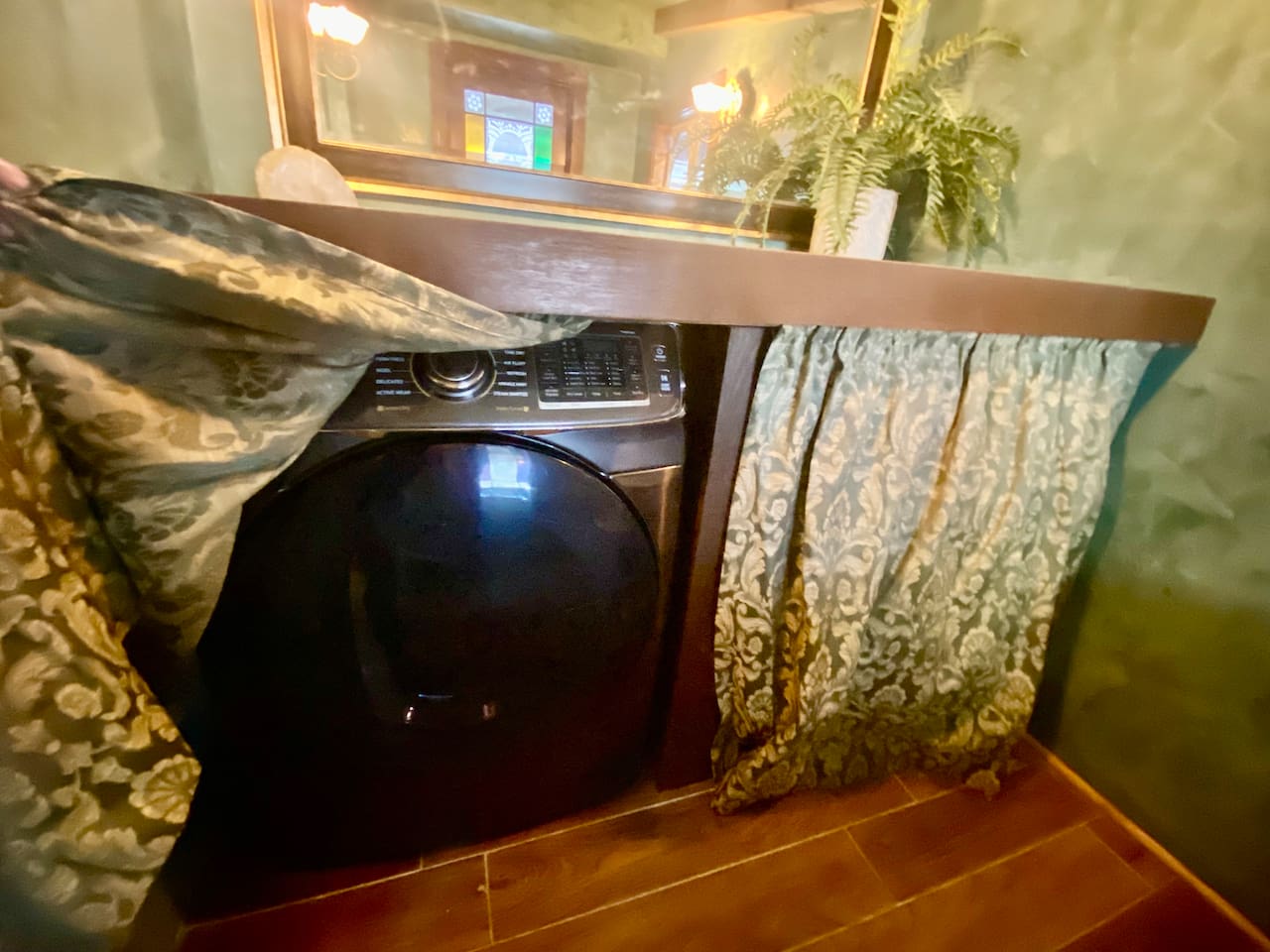 Planning a longer stay? Guests booked for five nights or more may use the full-size washer and dryer, discreetly tucked behind the Bath Annex curtain. Laundry supplies are provided, so you can pack a little lighter.
