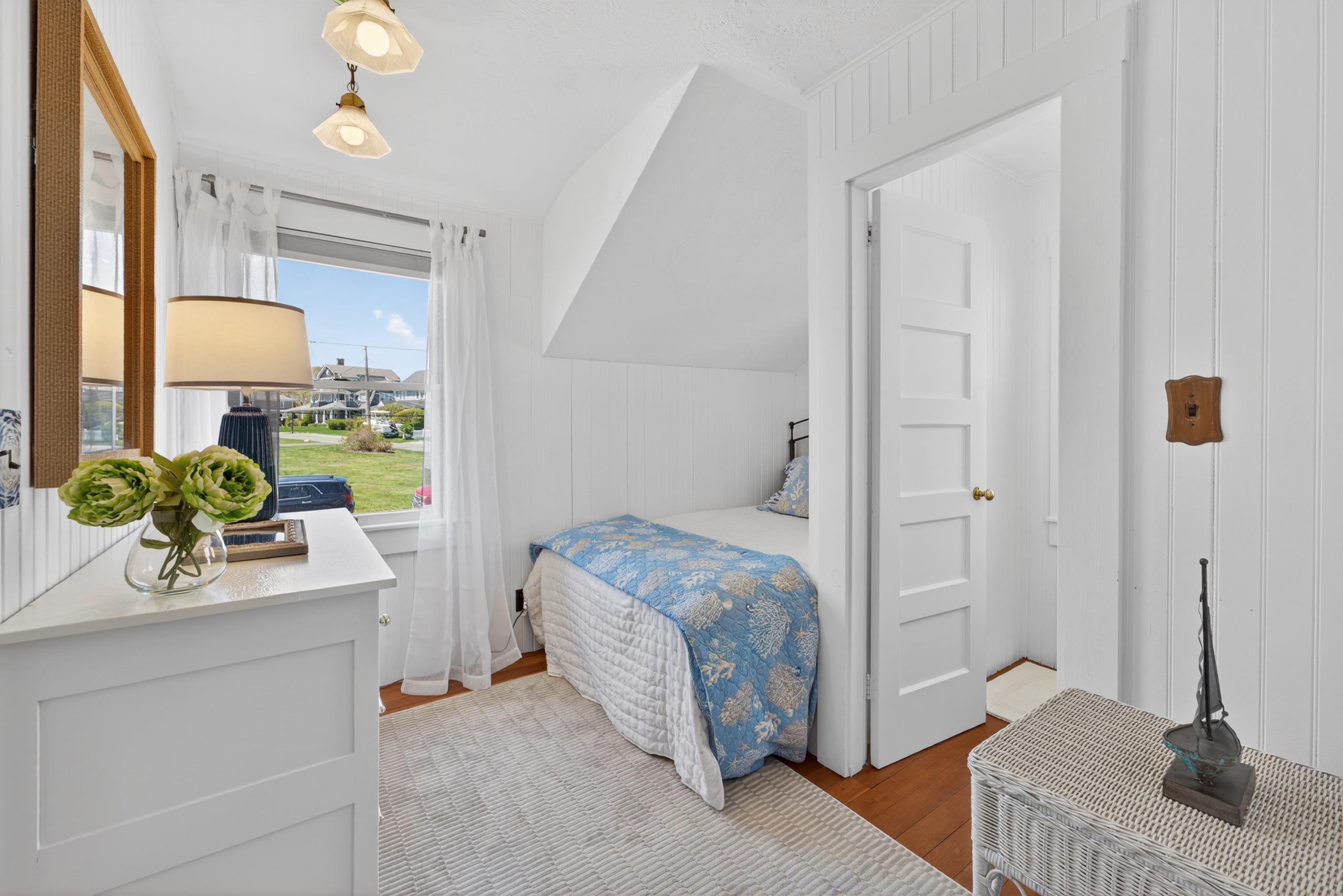 Enjoy a peaceful stay in this comfortable snug 4th bedroom. 🌿