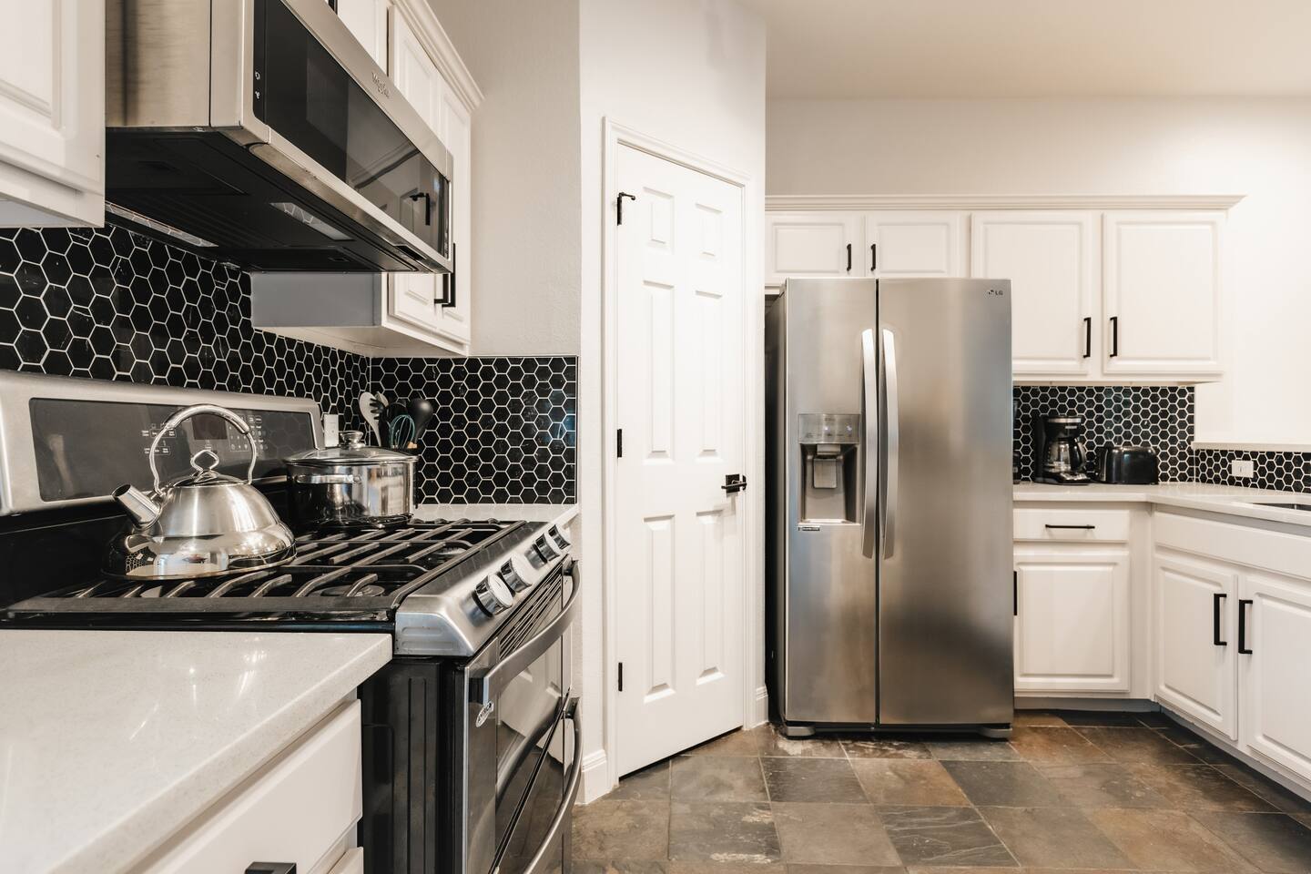 full gourmet kitchen for cooking