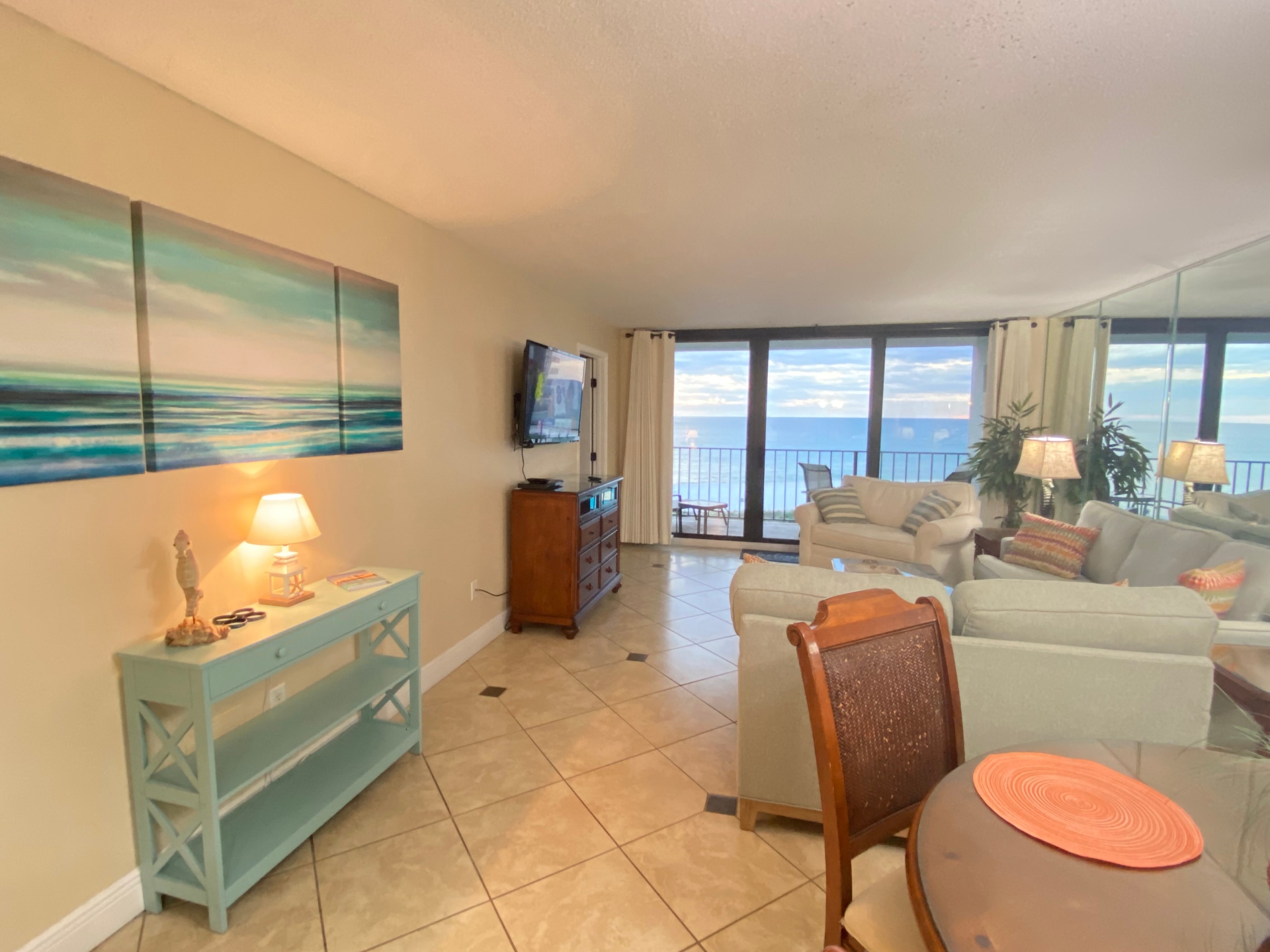 Oz of the Emerald Coast’s living area