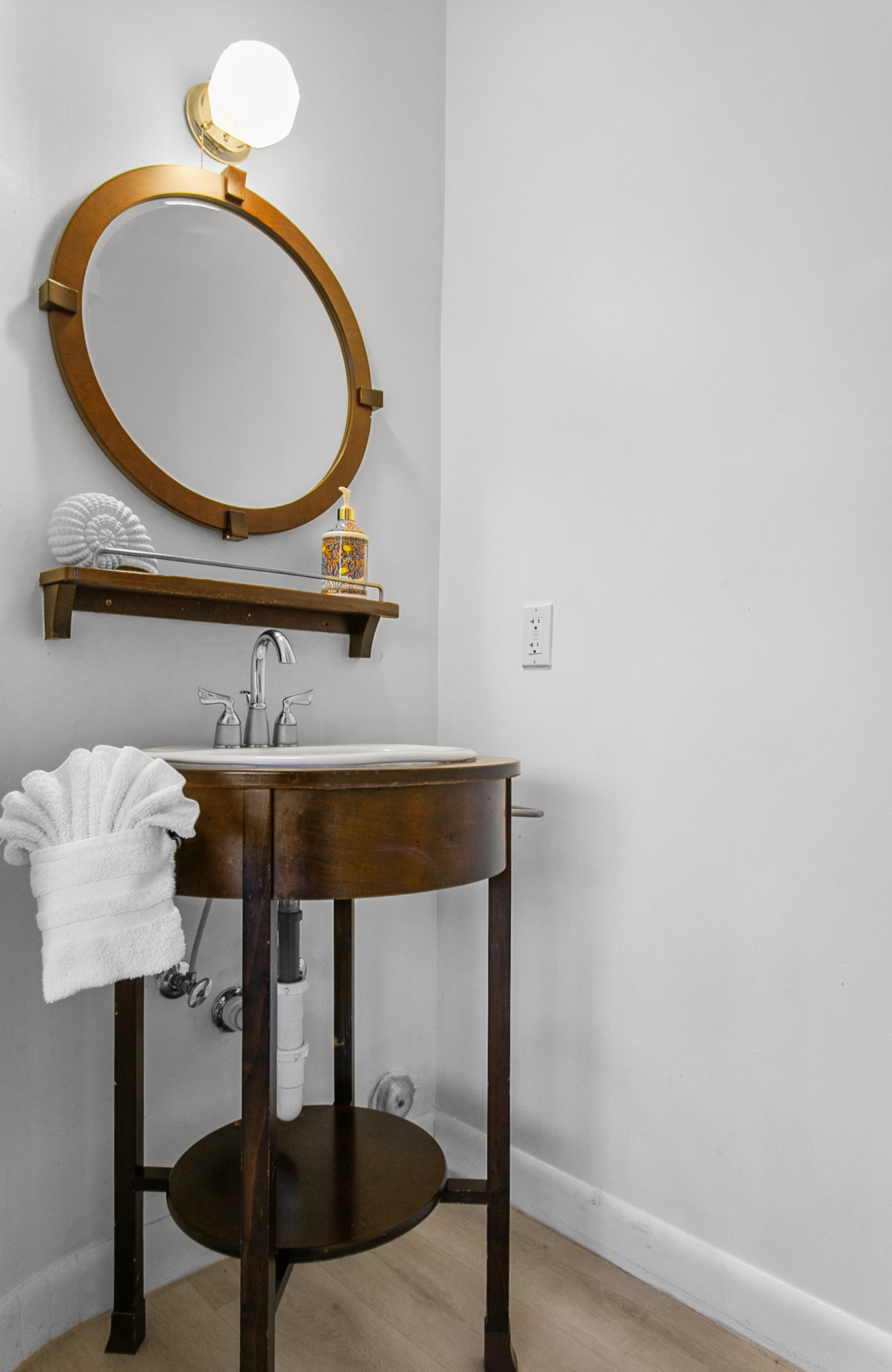Powder room on the main floor for convenience