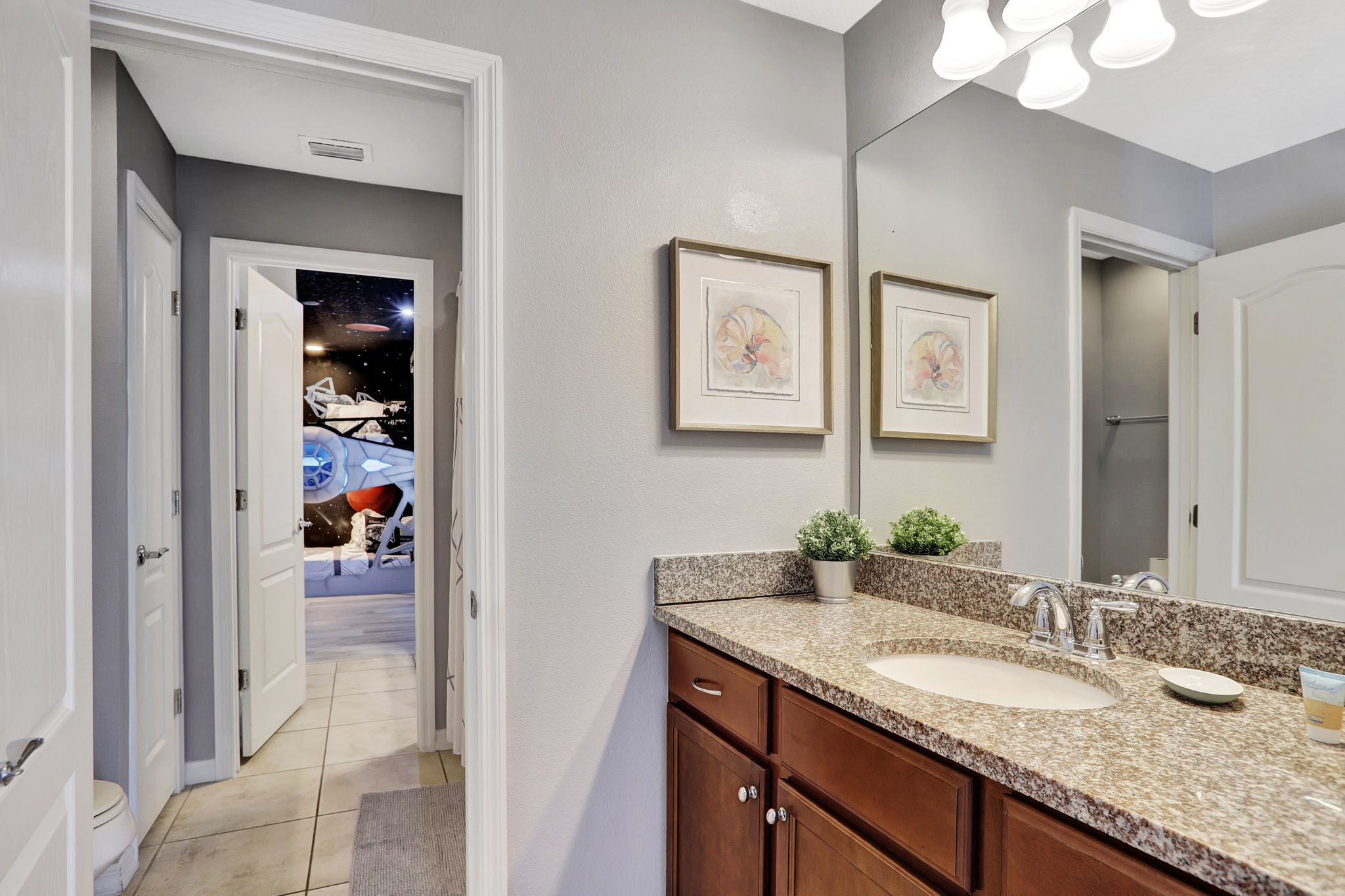 Bath #5-En Suite-Between Bedrooms 6 & 7
