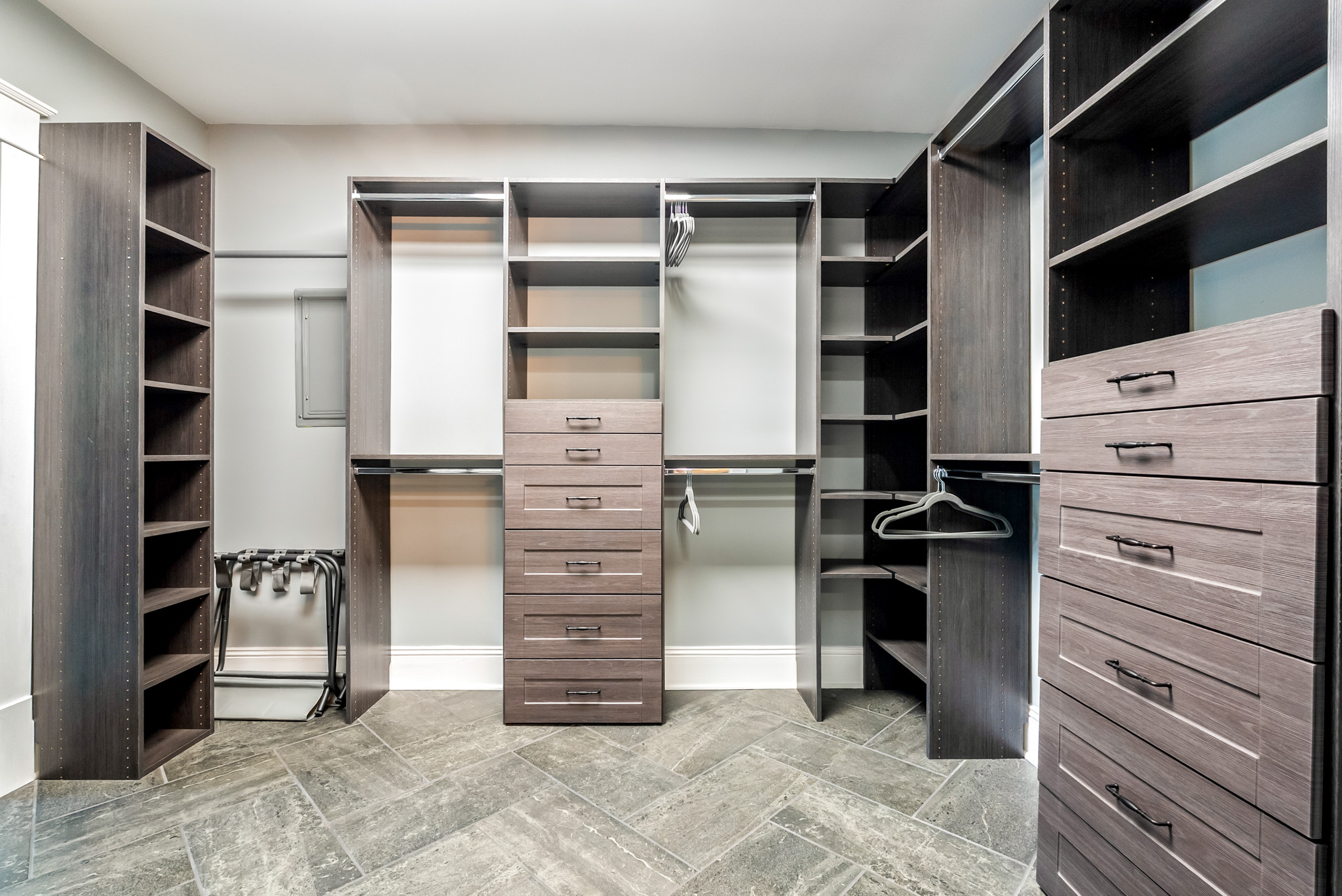 Built for extended stays or wedding parties. The Paris Suite includes a massive, custom walk-in closet with ample shelving and hanging space to keep your wardrobe perfectly organized.