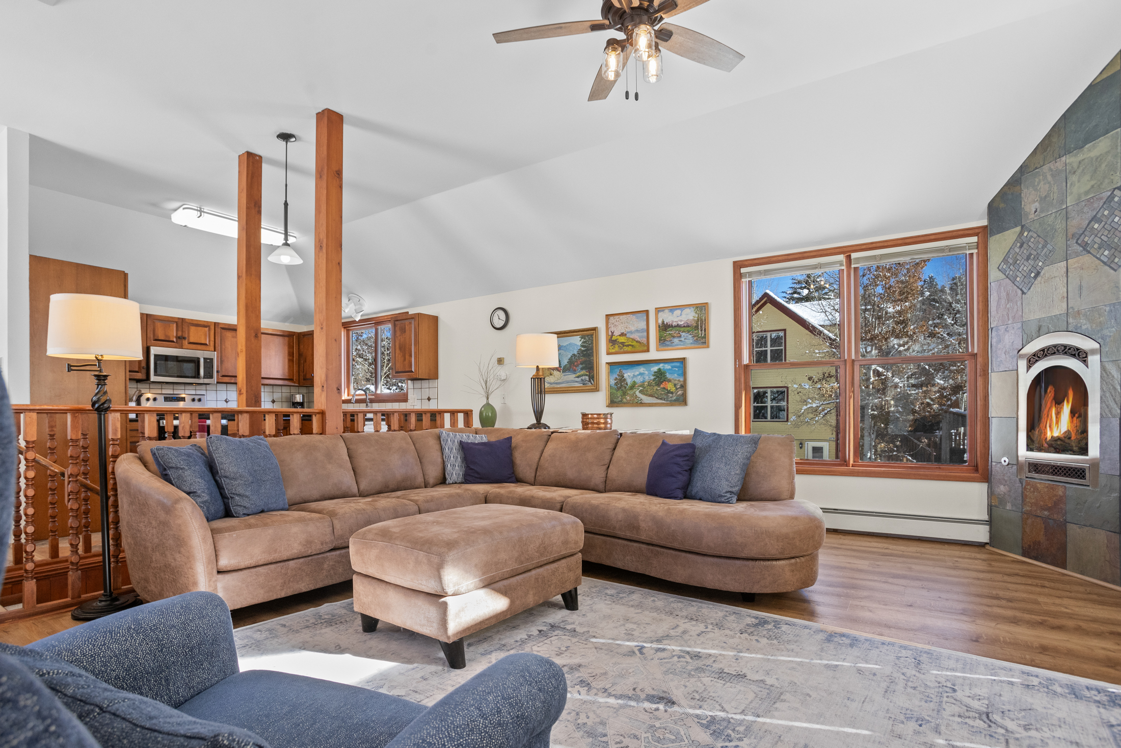 Living Room w/ Gas Fireplace