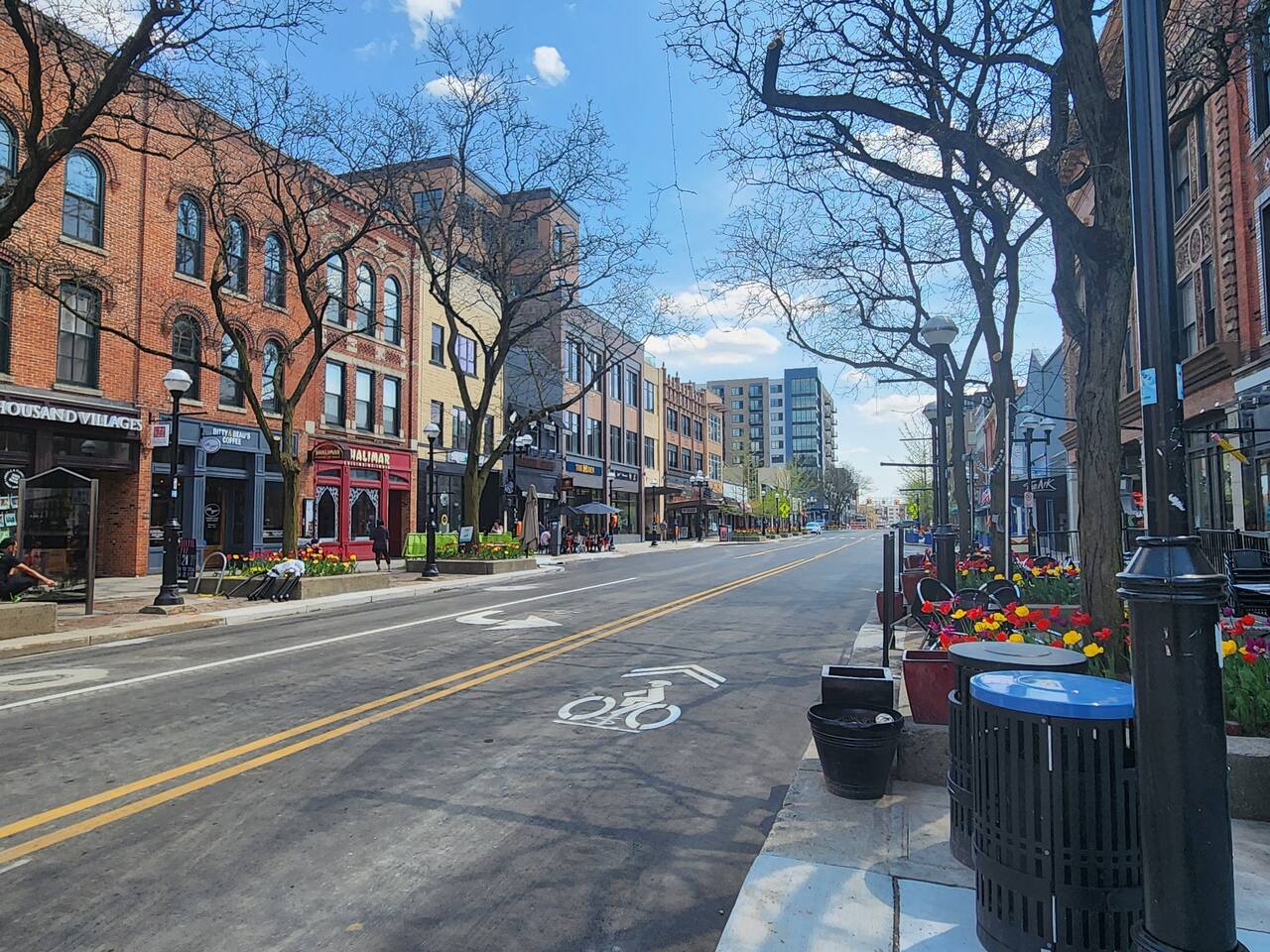 Central Main St- Best Restaurants/Bars/Shops are on this street or close by on adjacent streets!(.5 miles)