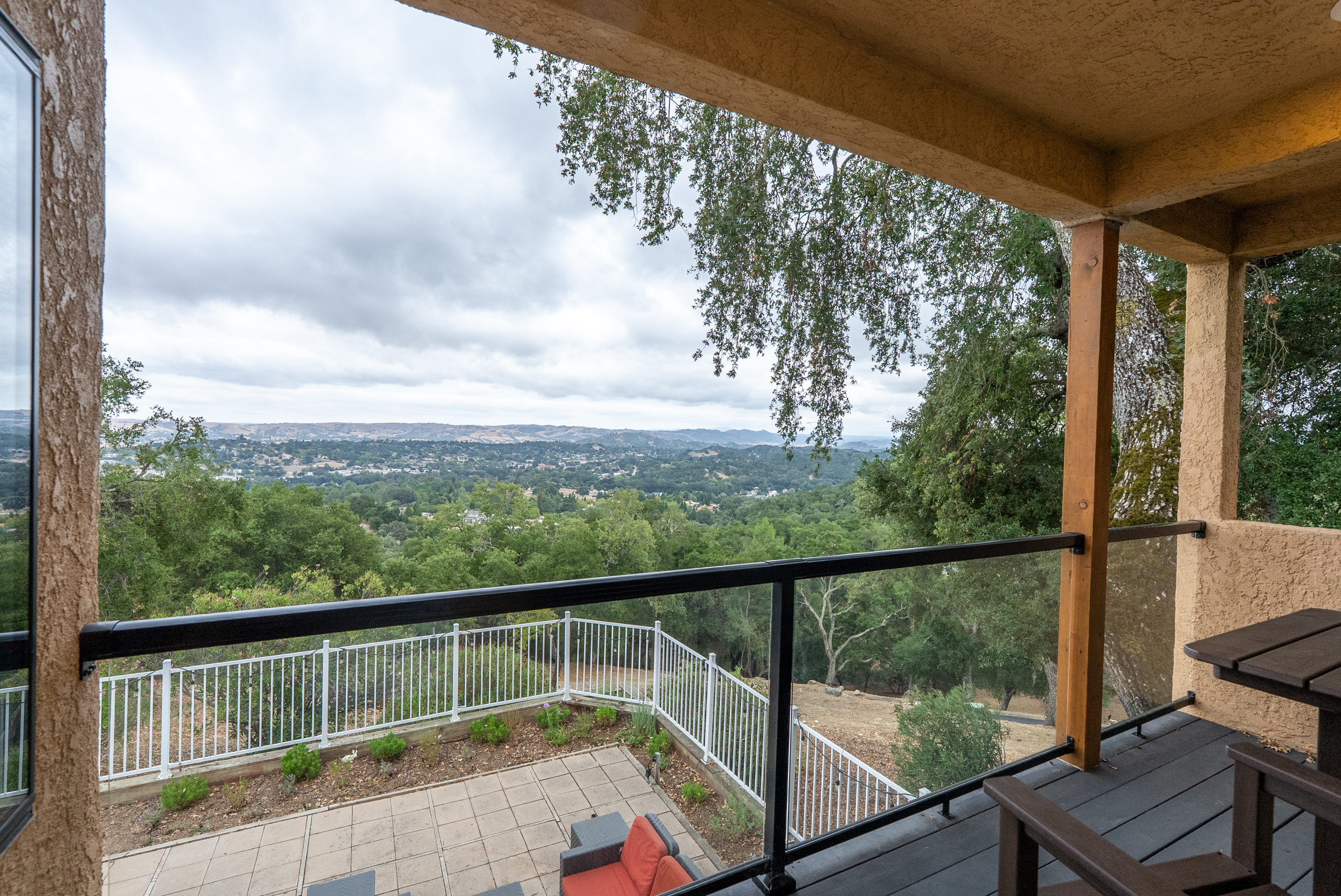 Enjoy your morning coffee on the patio right outside the kitchen!