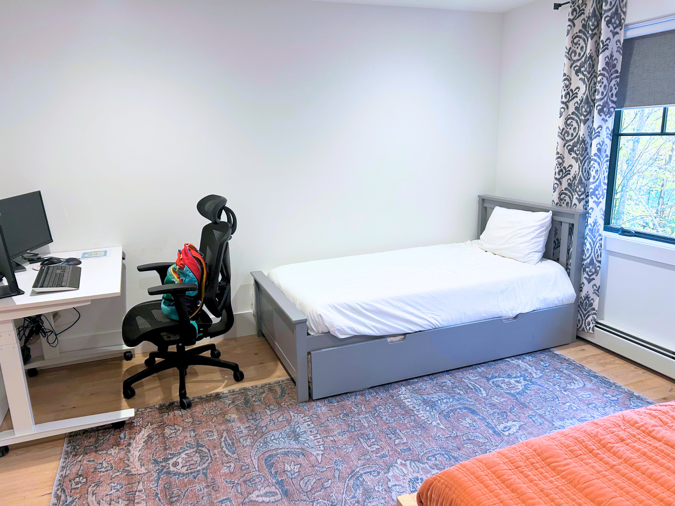 Stay productive while enjoying your vacation with our dedicated workspace, ensuring you can work efficiently without sacrificing relaxation