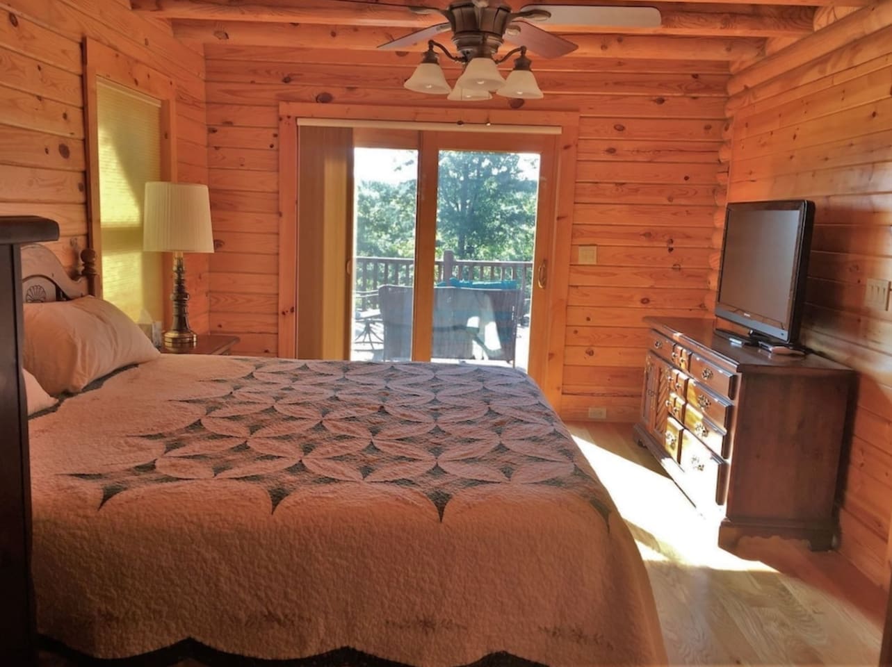 Primary bedroom #1 on main level of the cabin