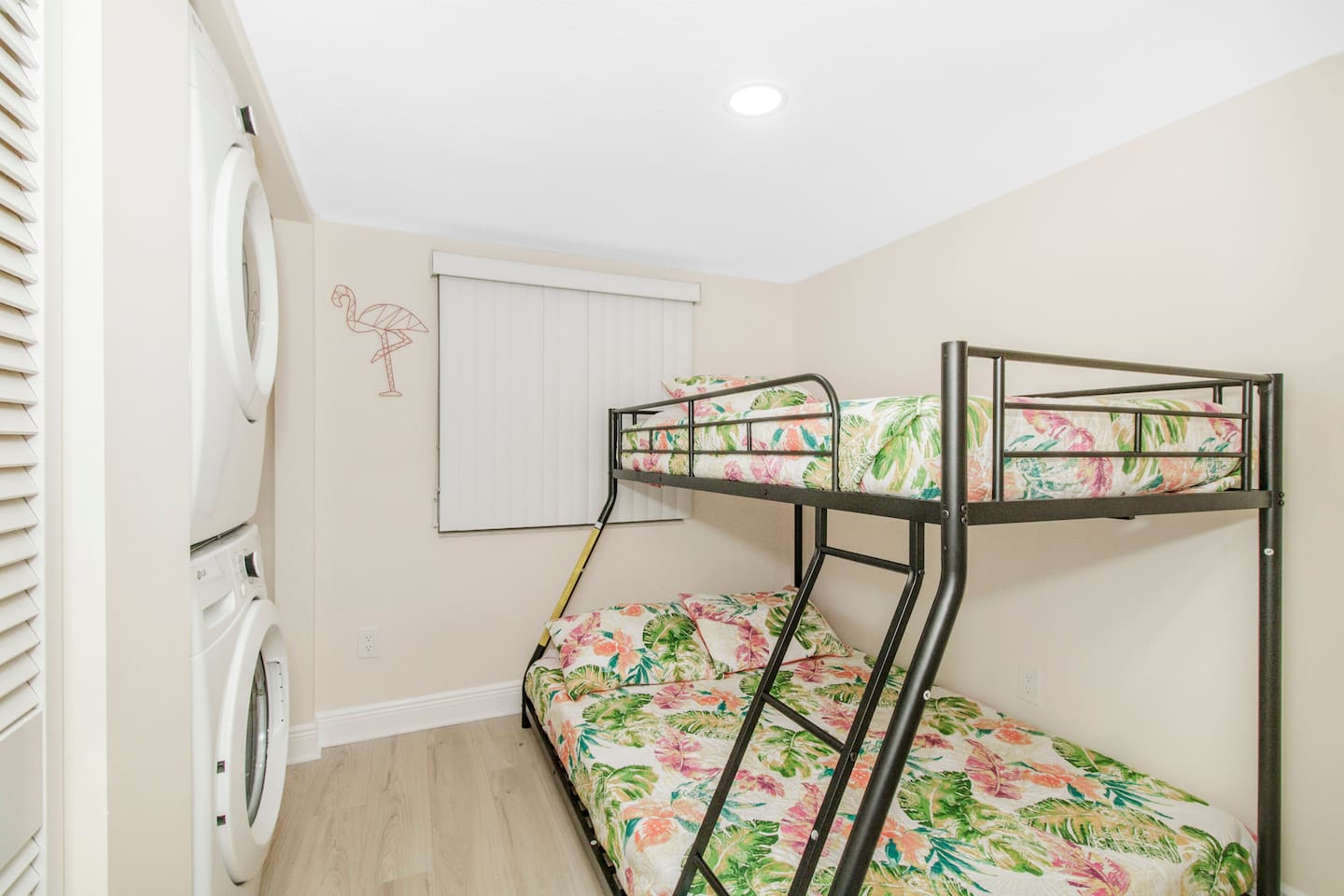 Full and Twin Bunk bed, sleeps 3.