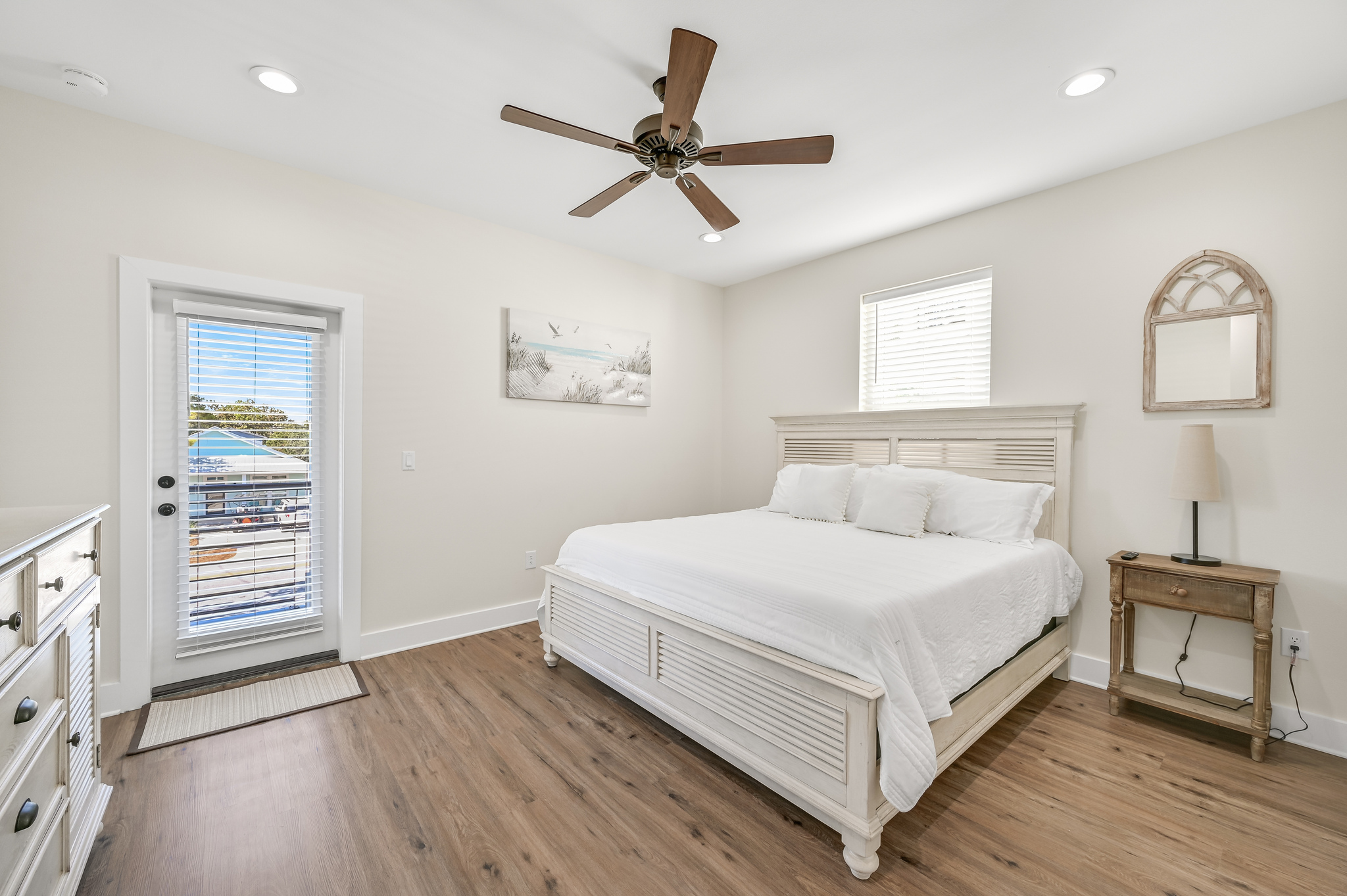 King Suite #4 (second floor)