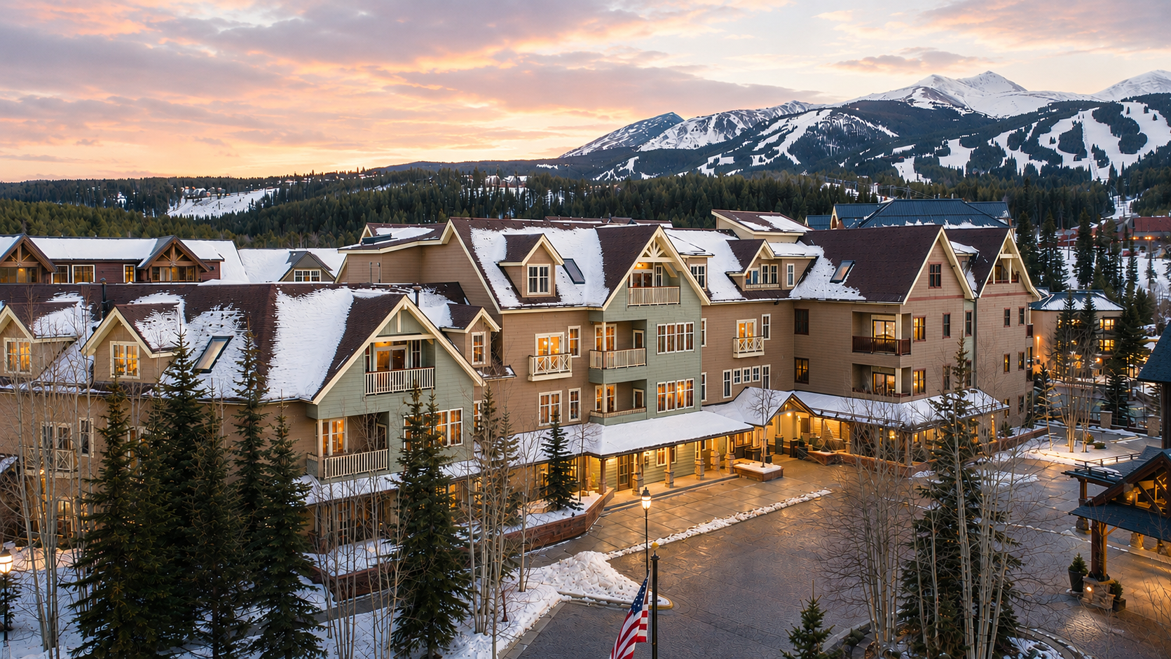 Hyatt Main Street Station - Walking distance to lifts
