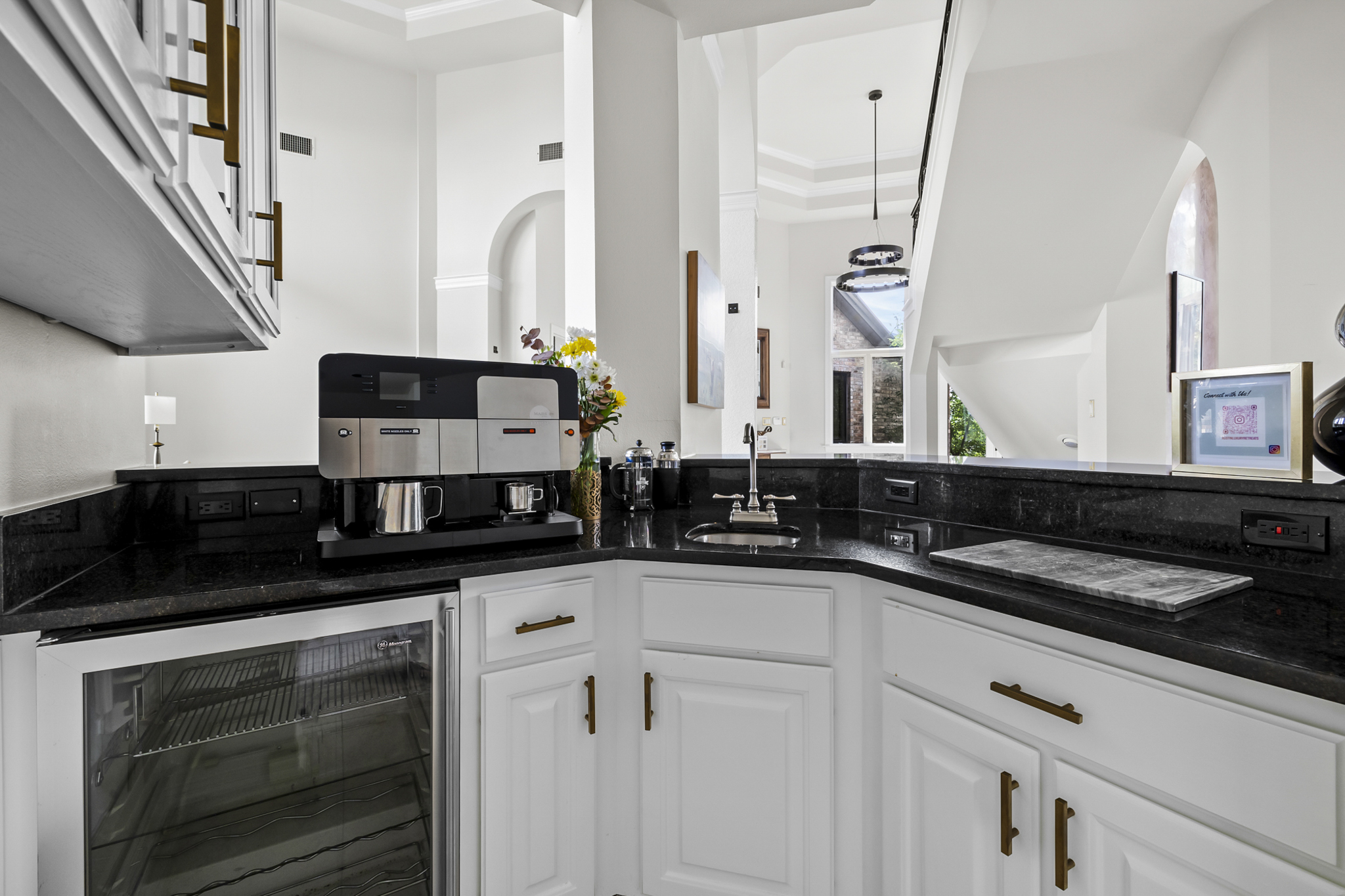 Espresso machine, drip coffee and french press available.