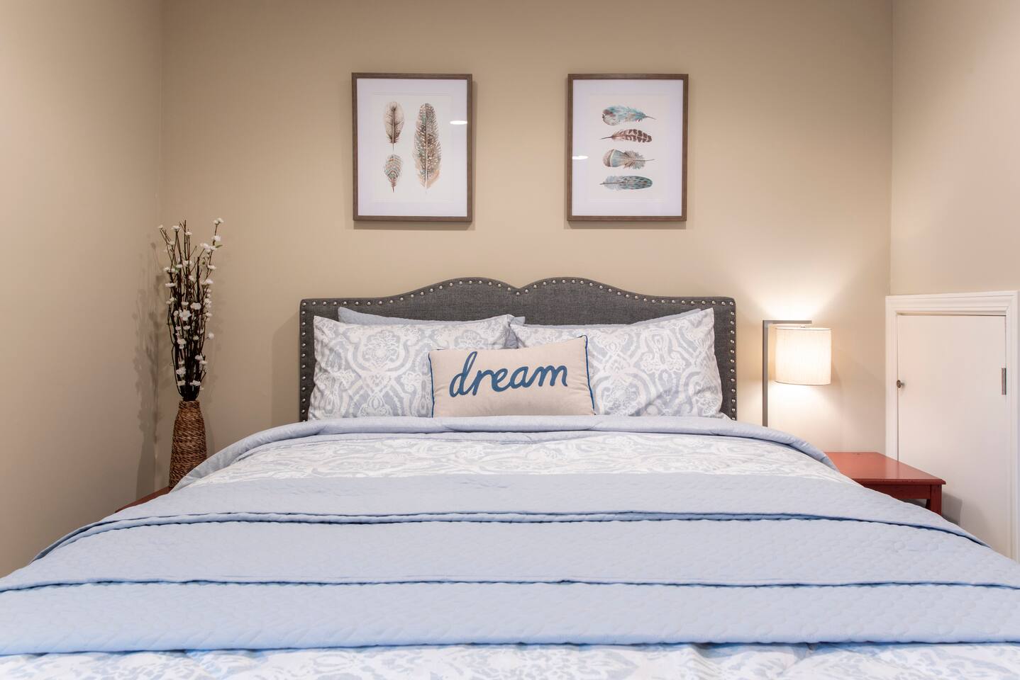 Relax and peacefully slumber in this queen sized bed.