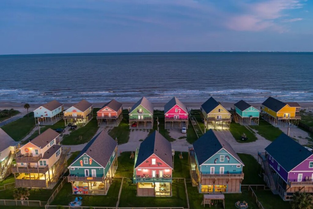 14f7f9c322d942cfa6d6f02ace9a9448 | Beachhouse | Texas | TX | Vacation Homes | Galveston | Crystal Beach | Kokomo | Breezy Days | Beachfront Elegance | Sunrise Serenity | Southern Sands Property Management, LLC