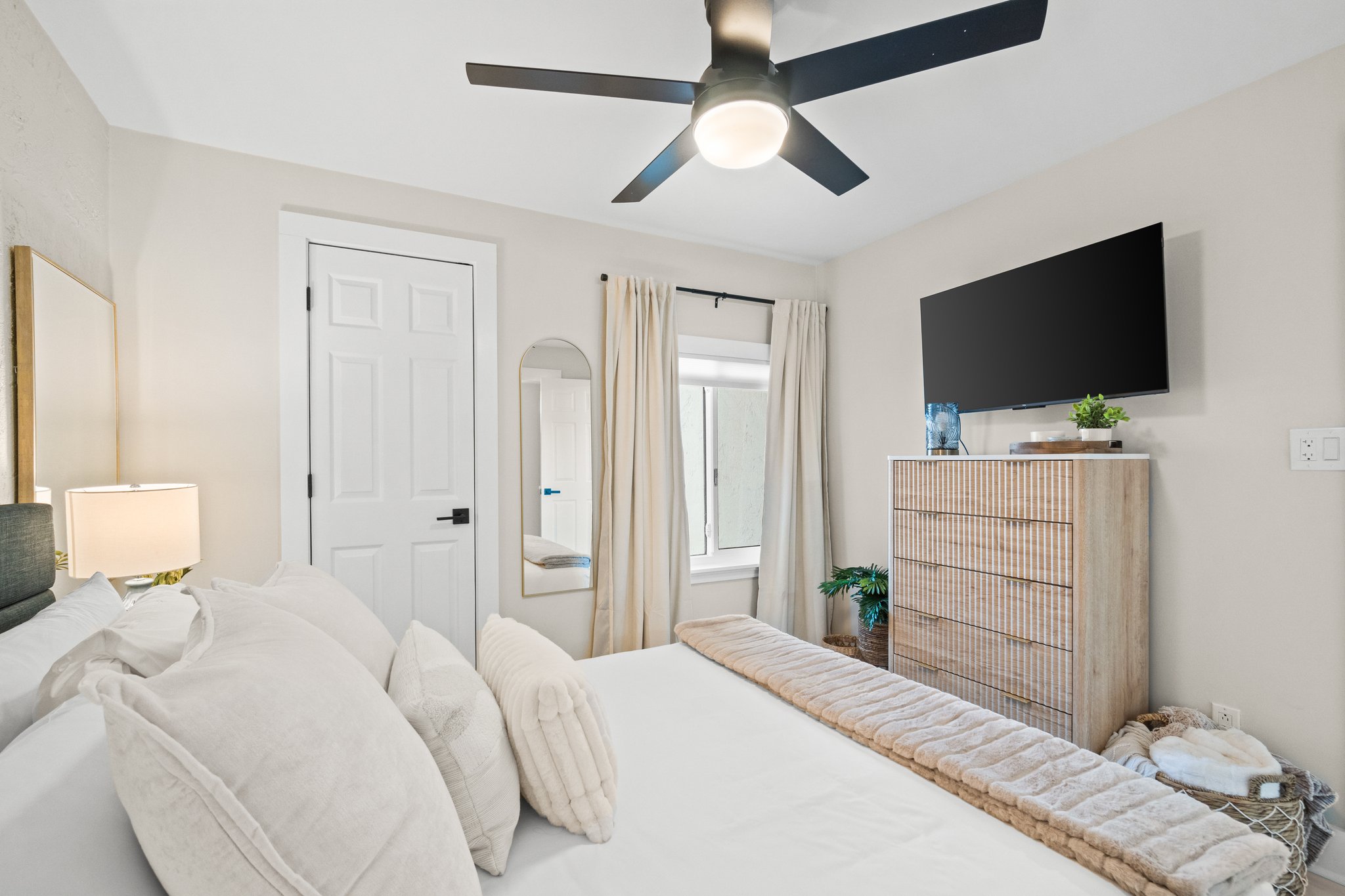 main level bedroom with smart tv