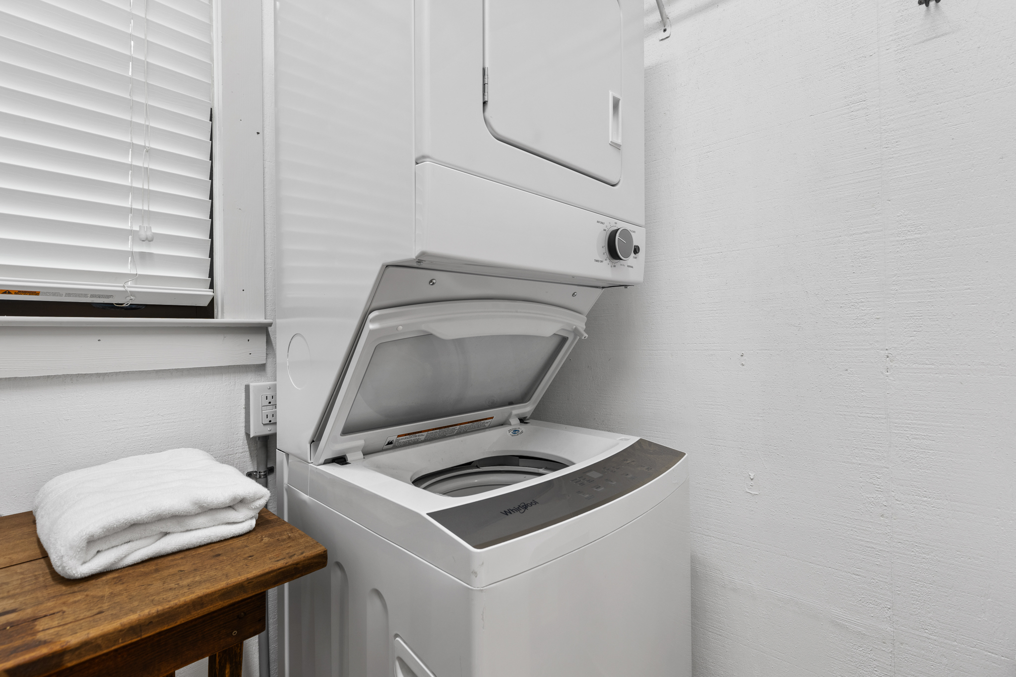 A washer and dryer are available for your convenience, making it easy to refresh towels, swimsuits, and hiking gear during your stay.
