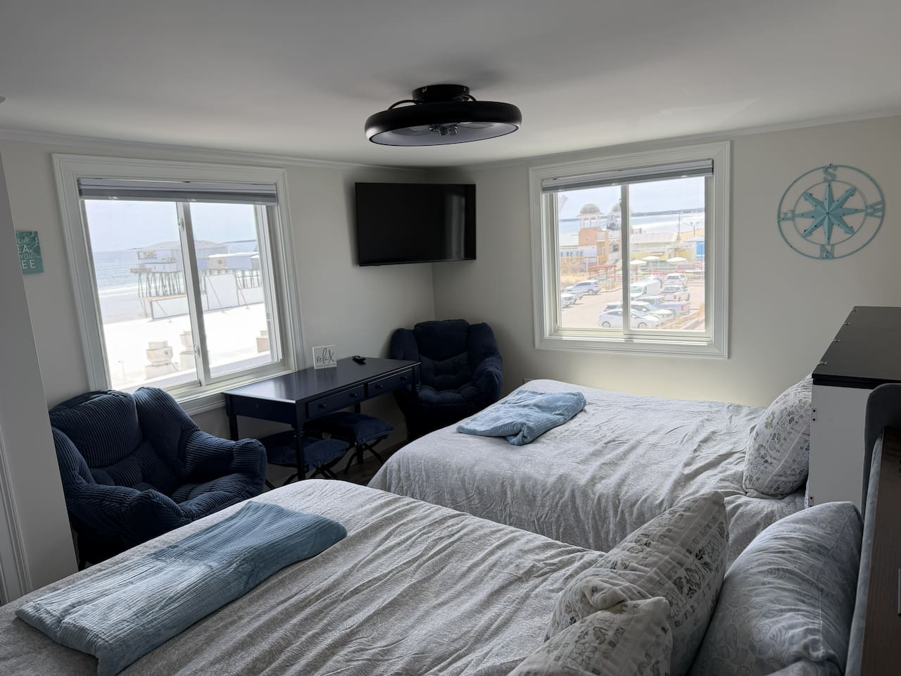 2 Queen Beds, Work station, Ocean View & TV