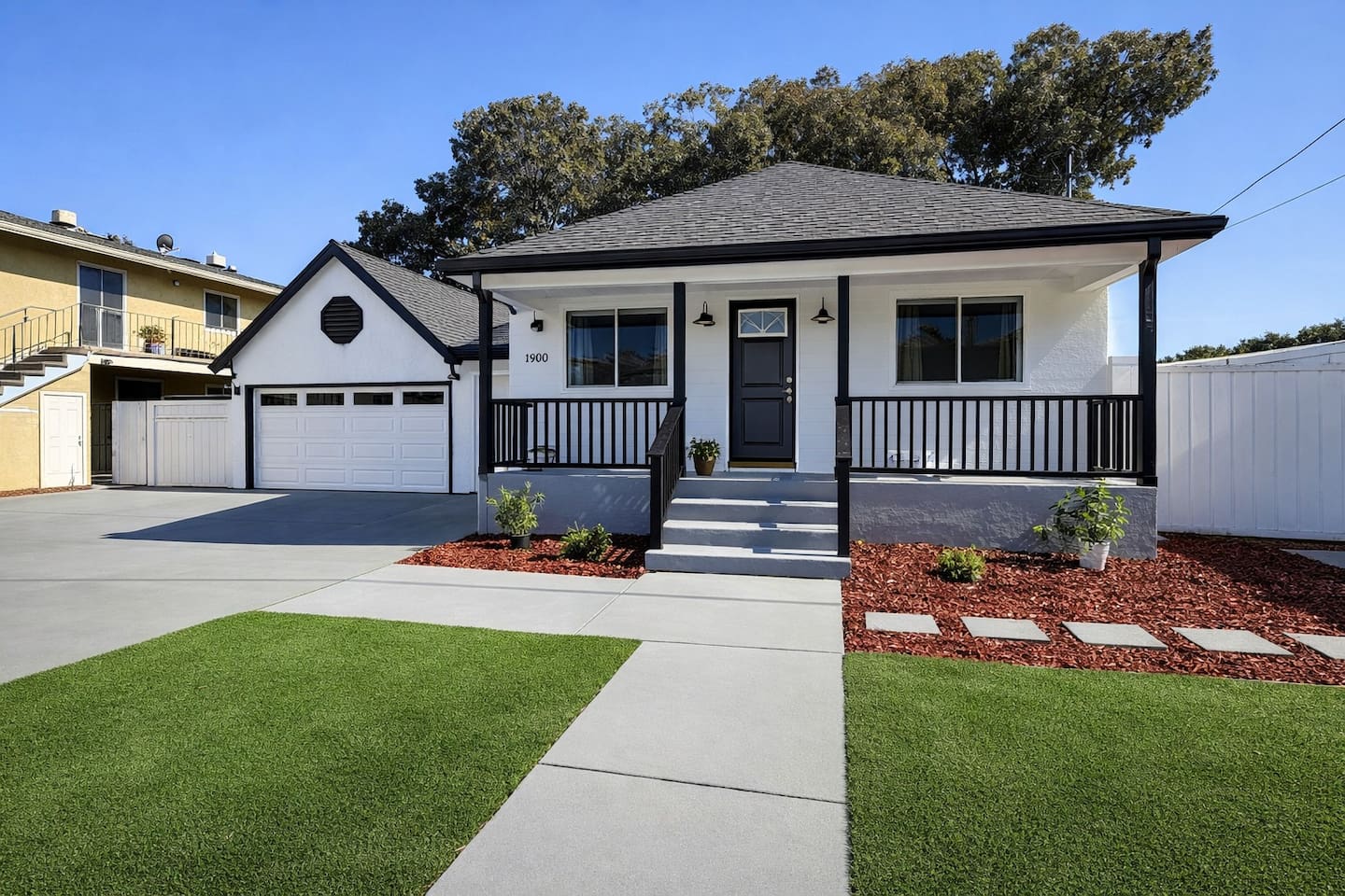 Levi’s Retreat – 2 Kings, Mural, Free Parking - Santa Clara
