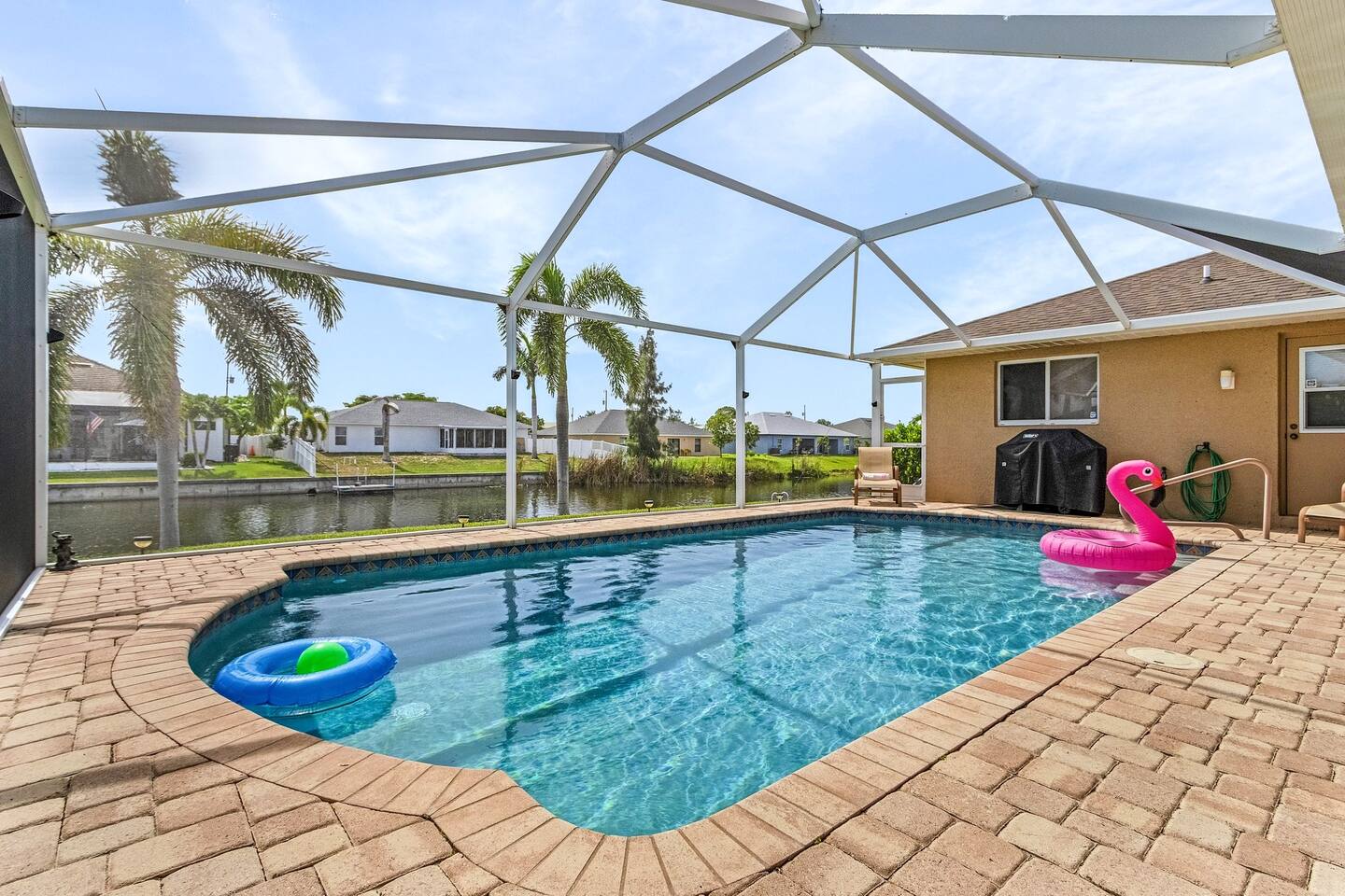 Relax by the beautiful pool while enjoying stunning waterfront scenery!