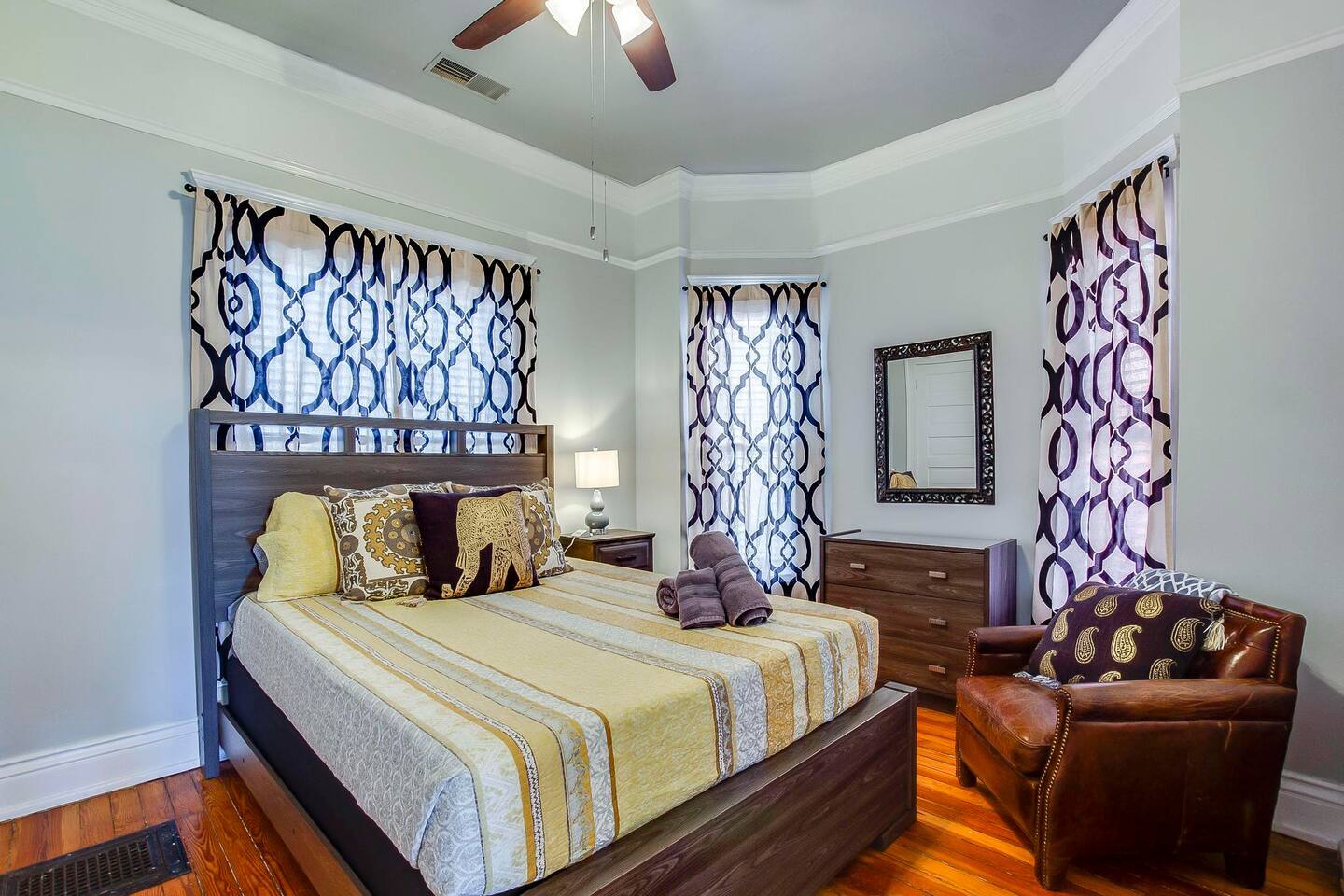 BR 2, Queen Bedroom