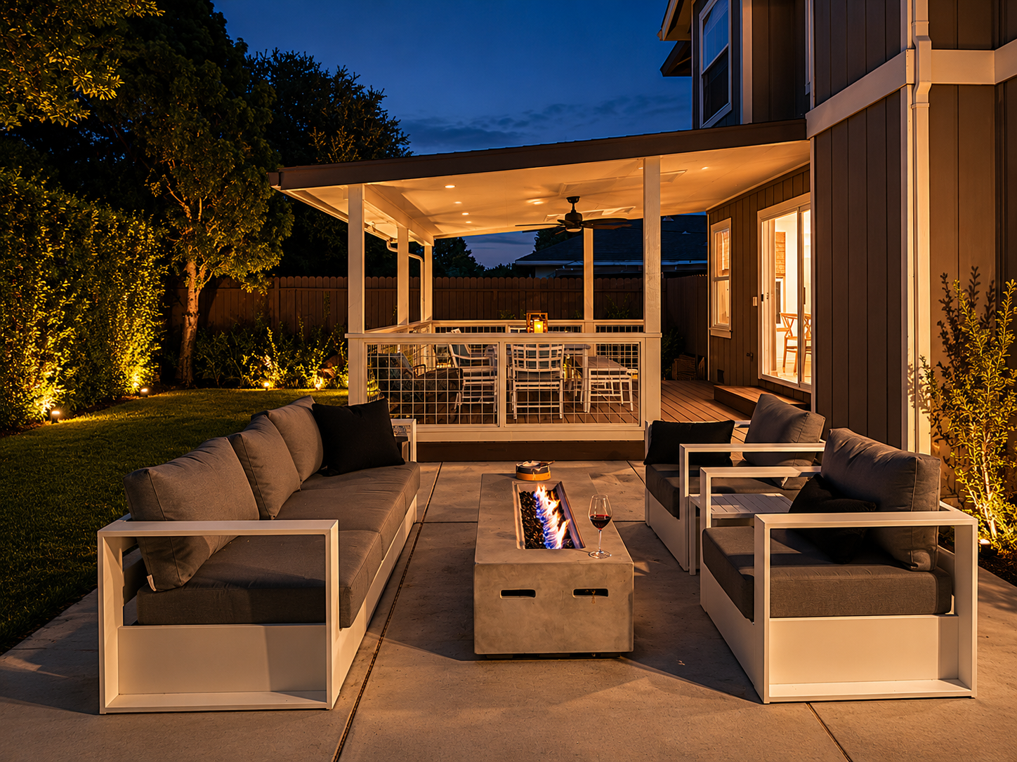 Outdoor seating for 5 with fire pit