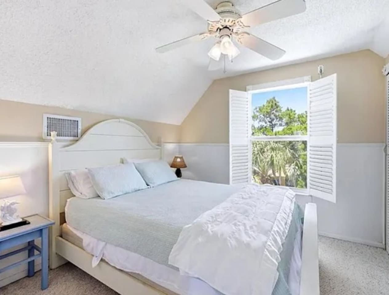 Upstairs bedroom with queen bed, a wonderful private space away from the common areas of the home. 