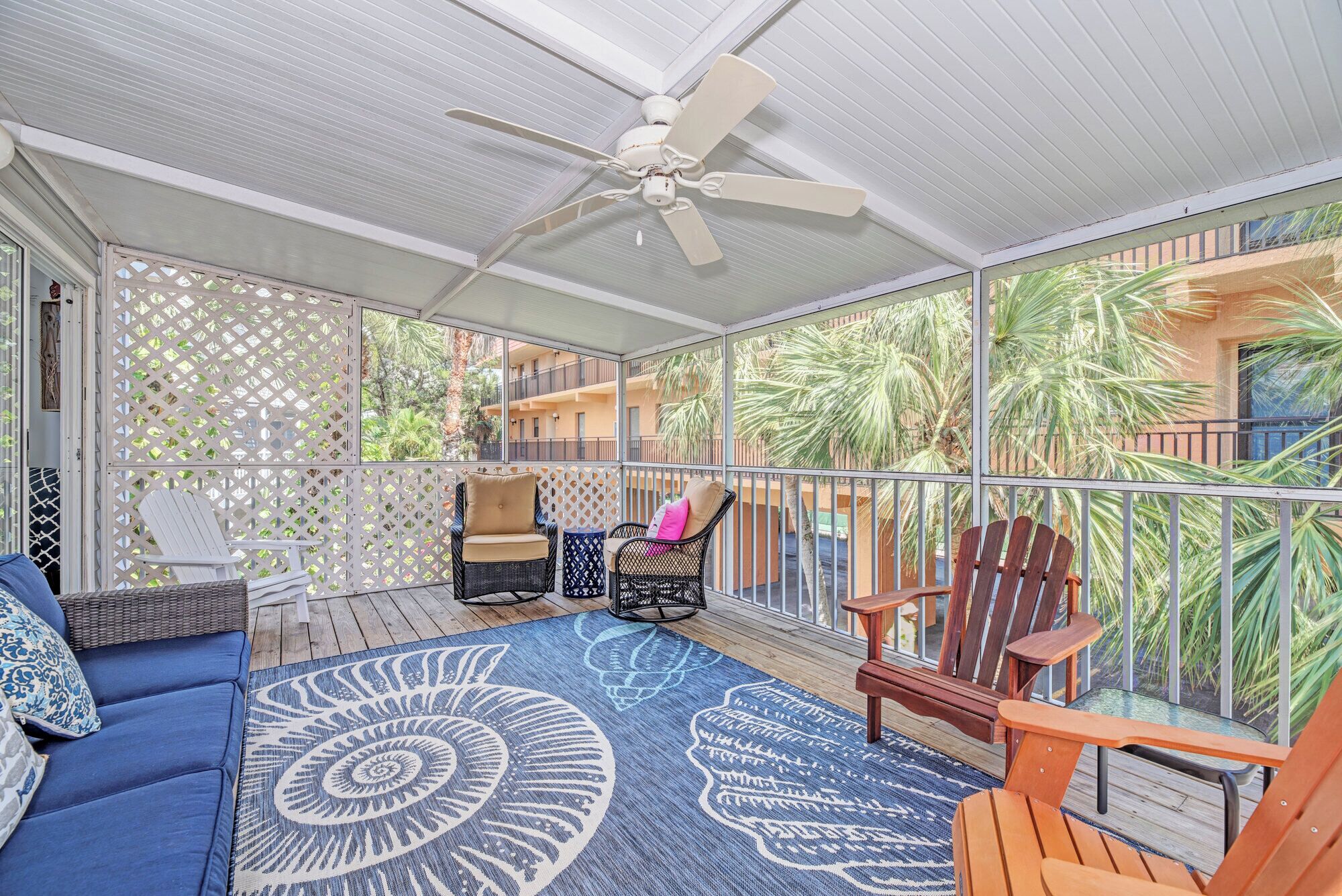 Lanai for peaceful relaxation to start or end the day! 