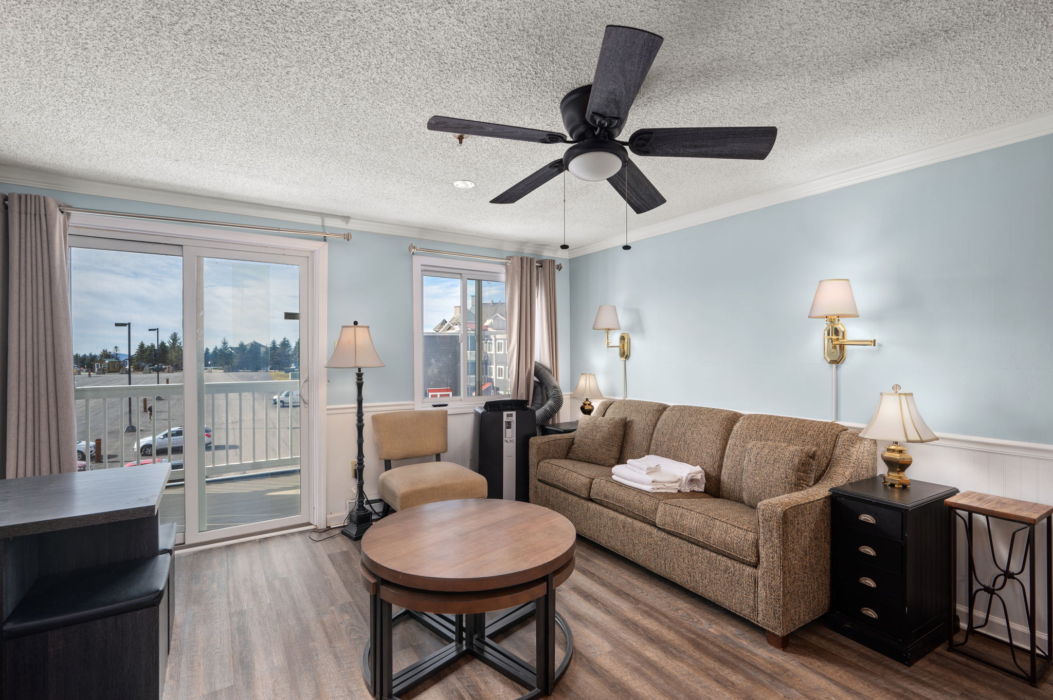 Snowshoe Ski-In/Ski-Out Steps to Ballhooter Lift Mountain Lodge Condo