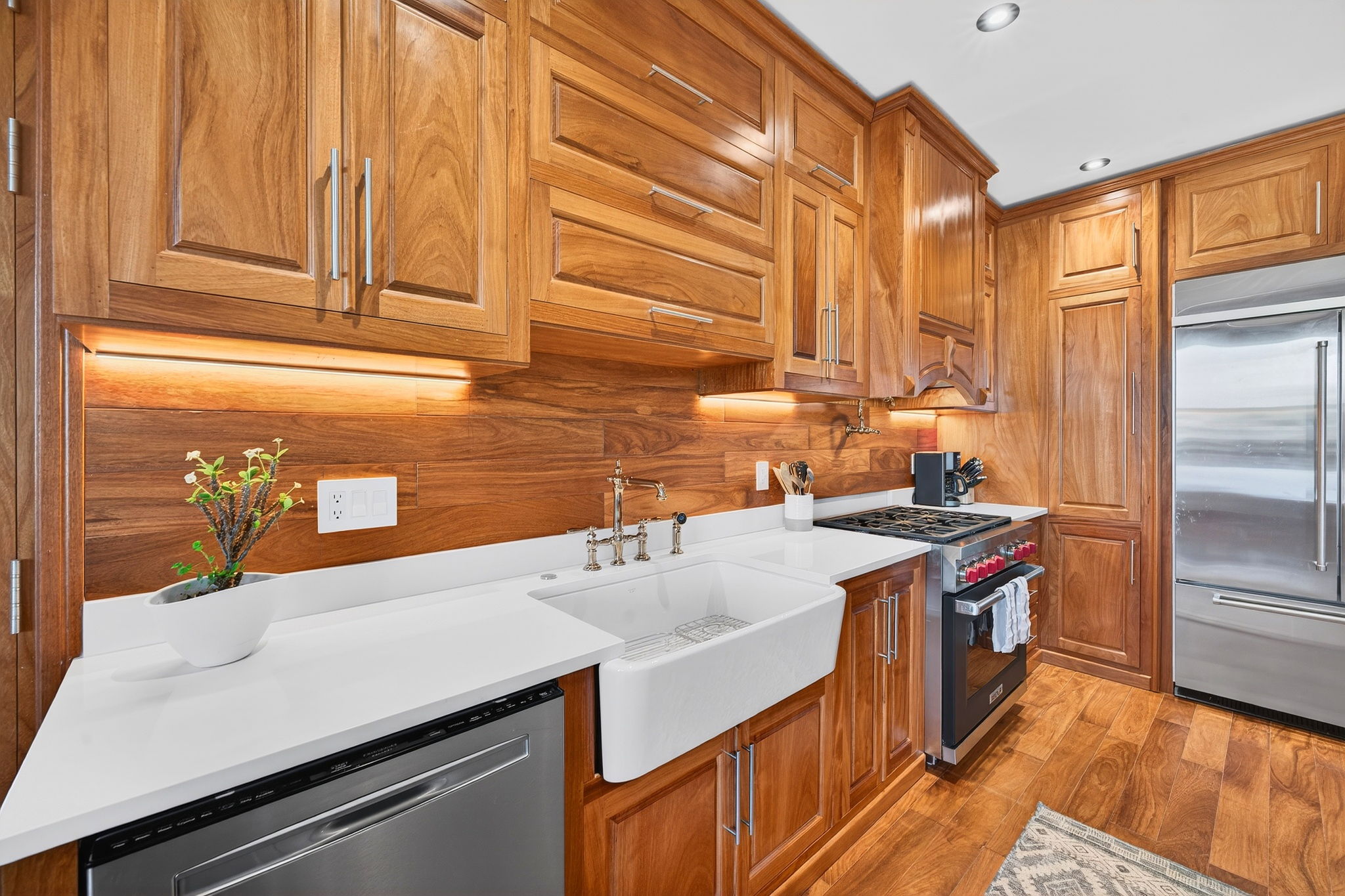 Kitchen | Rosewood Retreat | 2605 Palm Blvd, Isle of Palms, SC | IOP Escapes