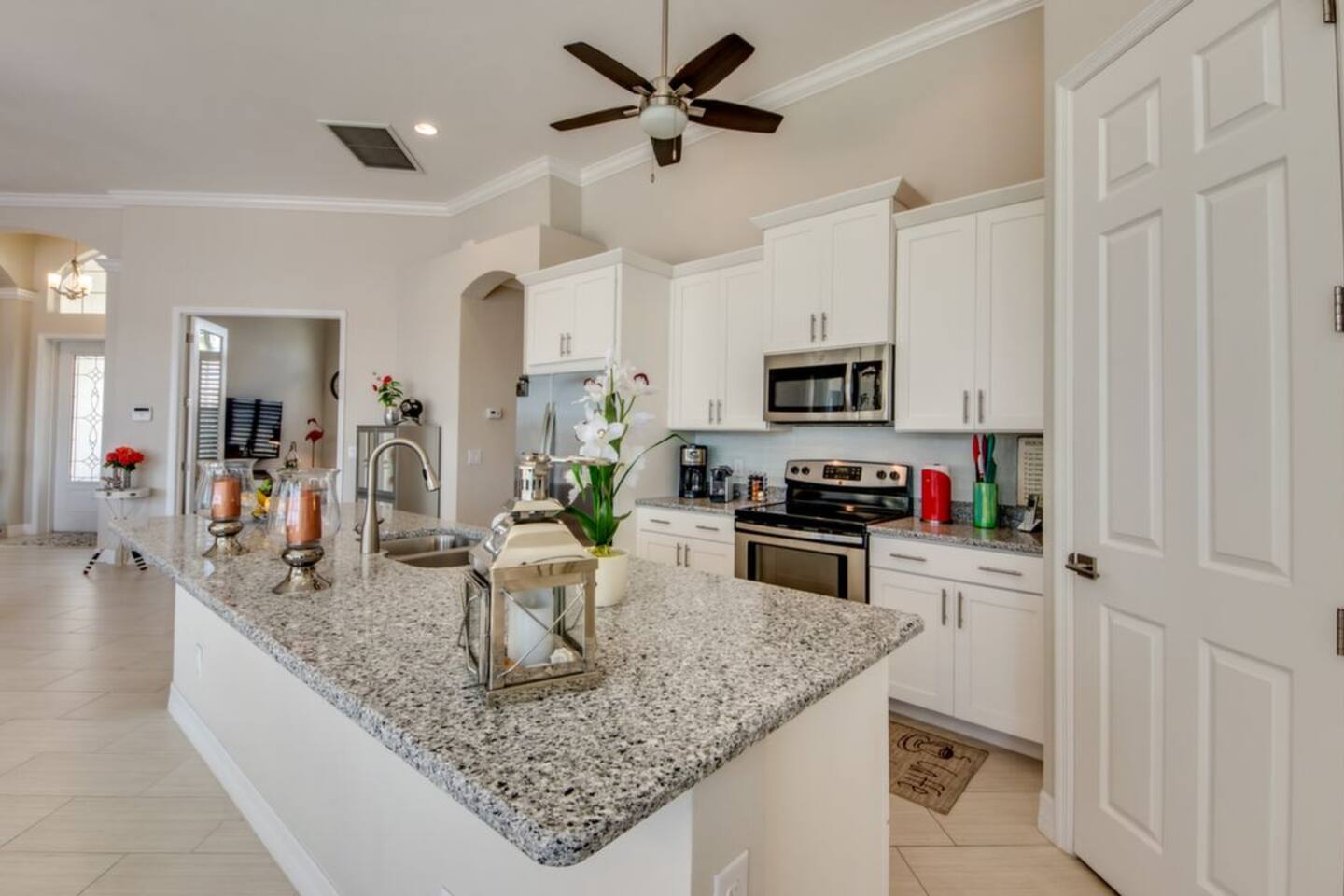Villa Blissful Bay - Kitchen 
