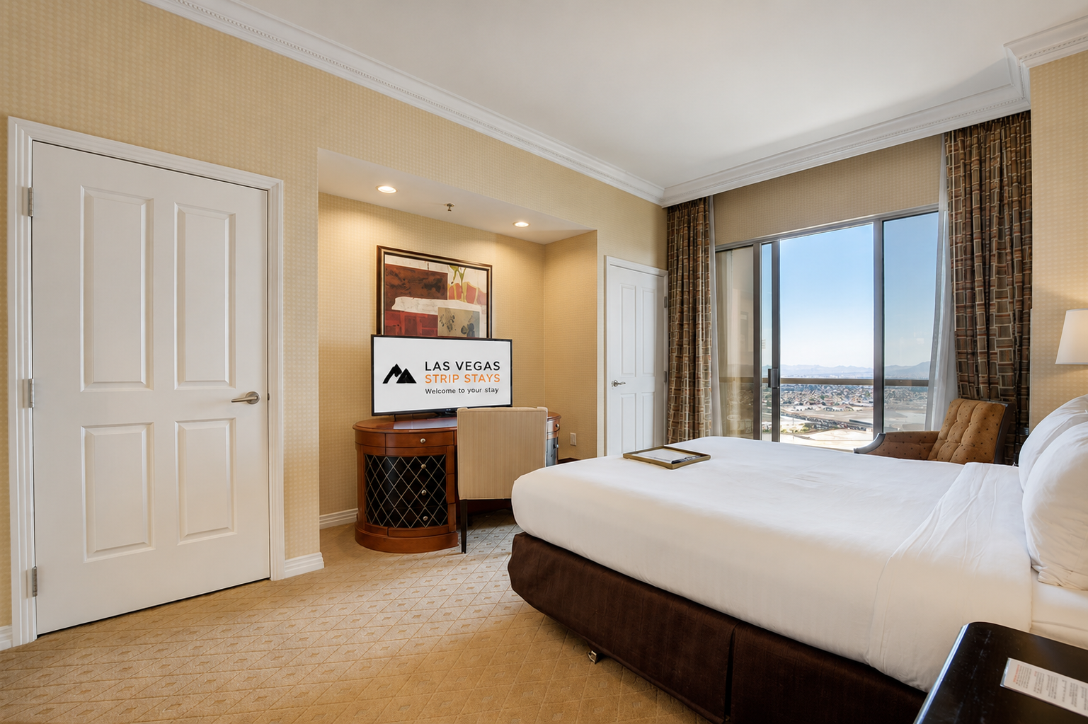 Rest easy on a plush king pillow-top mattress after Vegas adventures🛏️